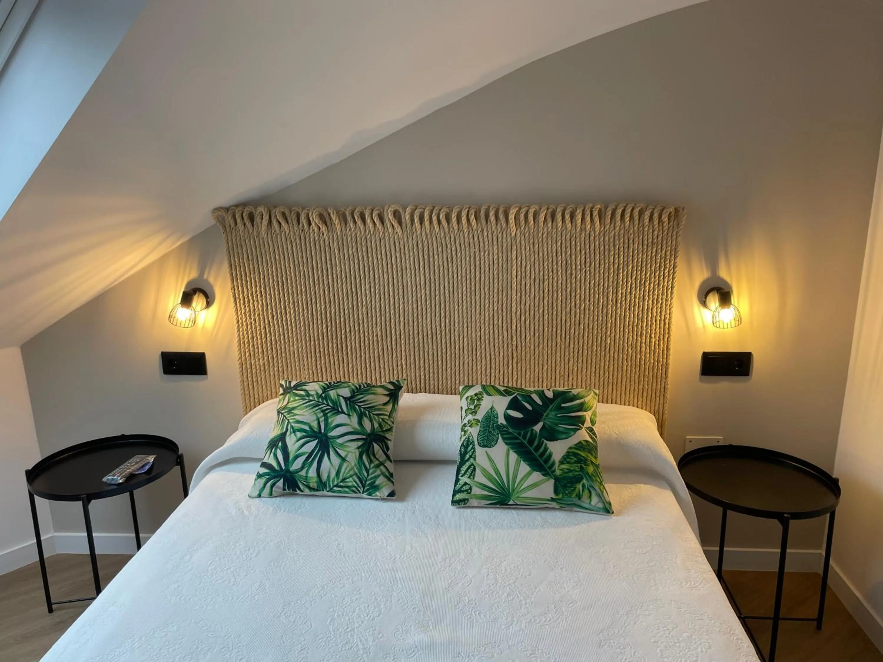 Bed in Hotel Playa de Sardiñeiro