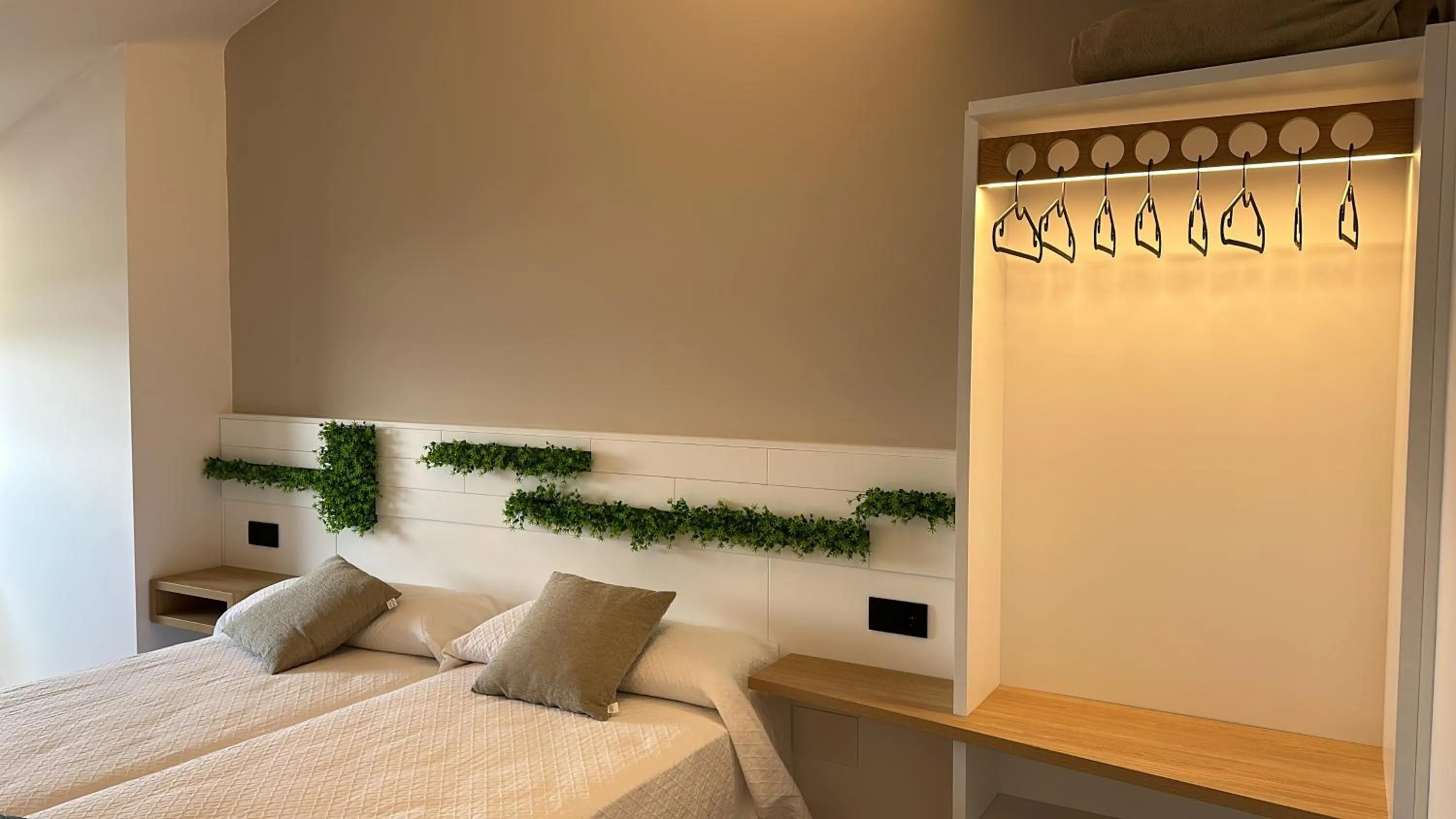 Bed in Hotel Playa de Sardiñeiro