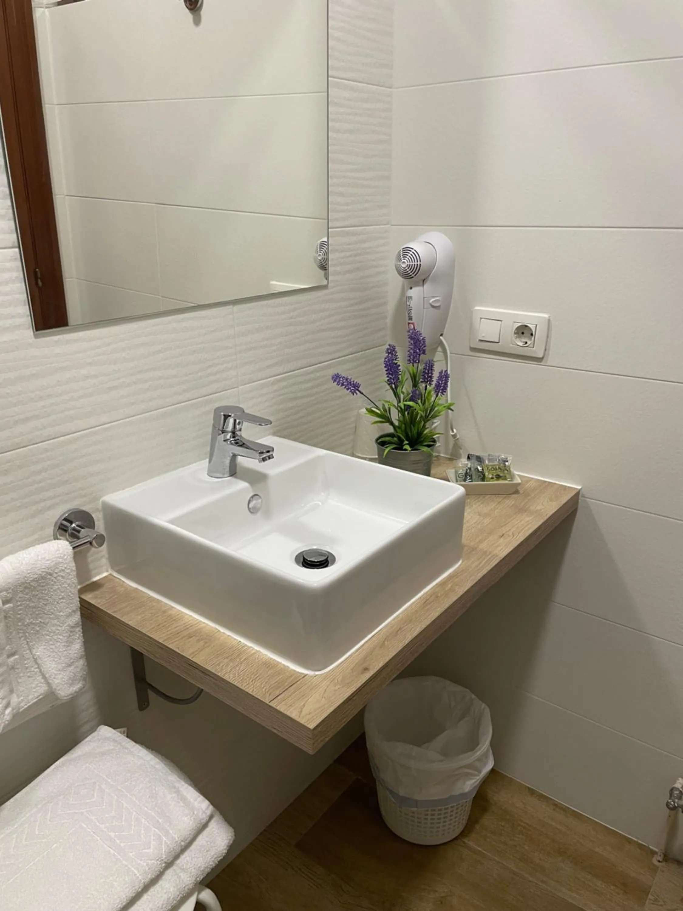 Bathroom in Hotel Playa de Sardiñeiro