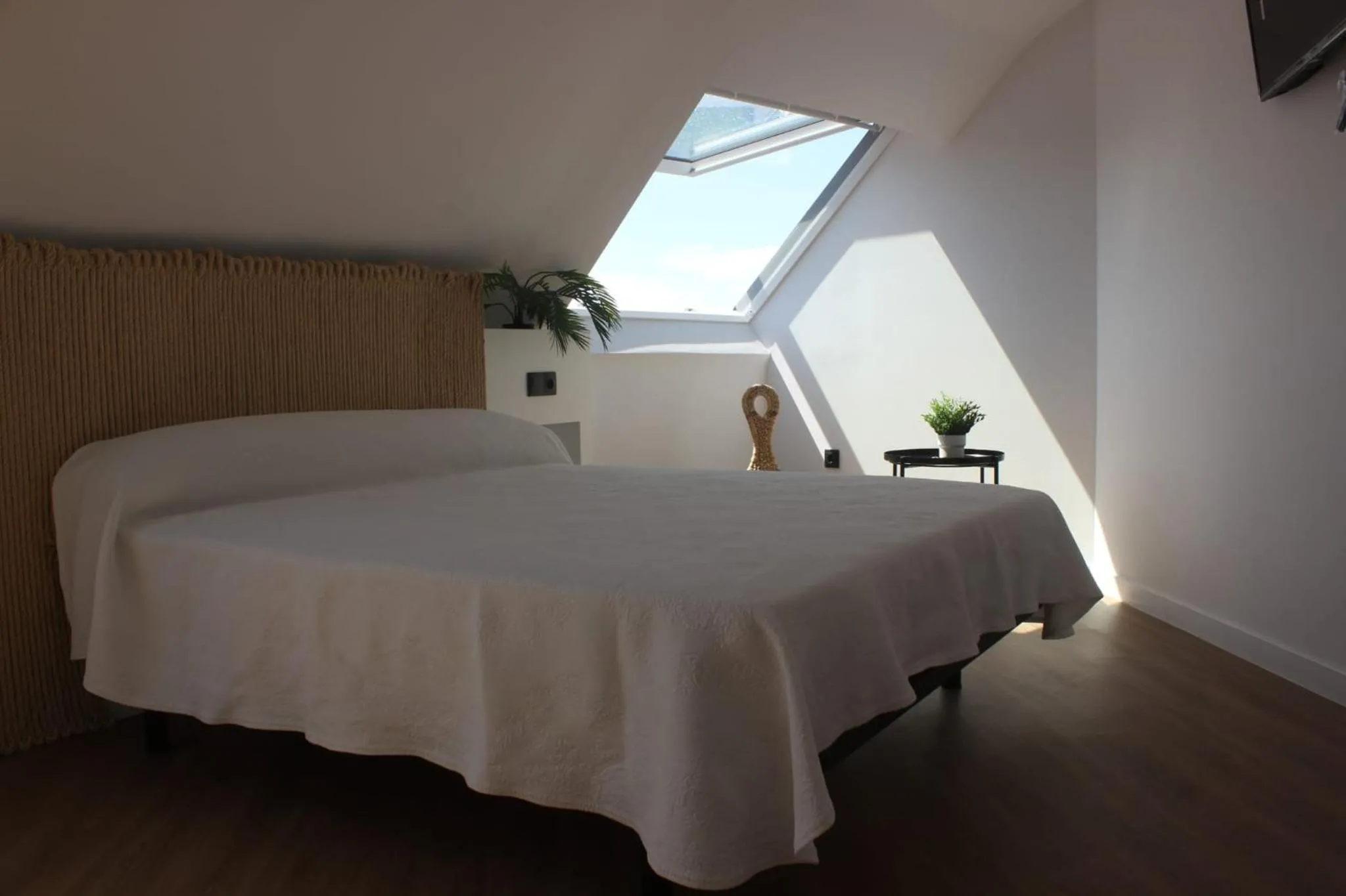 Bed in Hotel Playa de Sardiñeiro