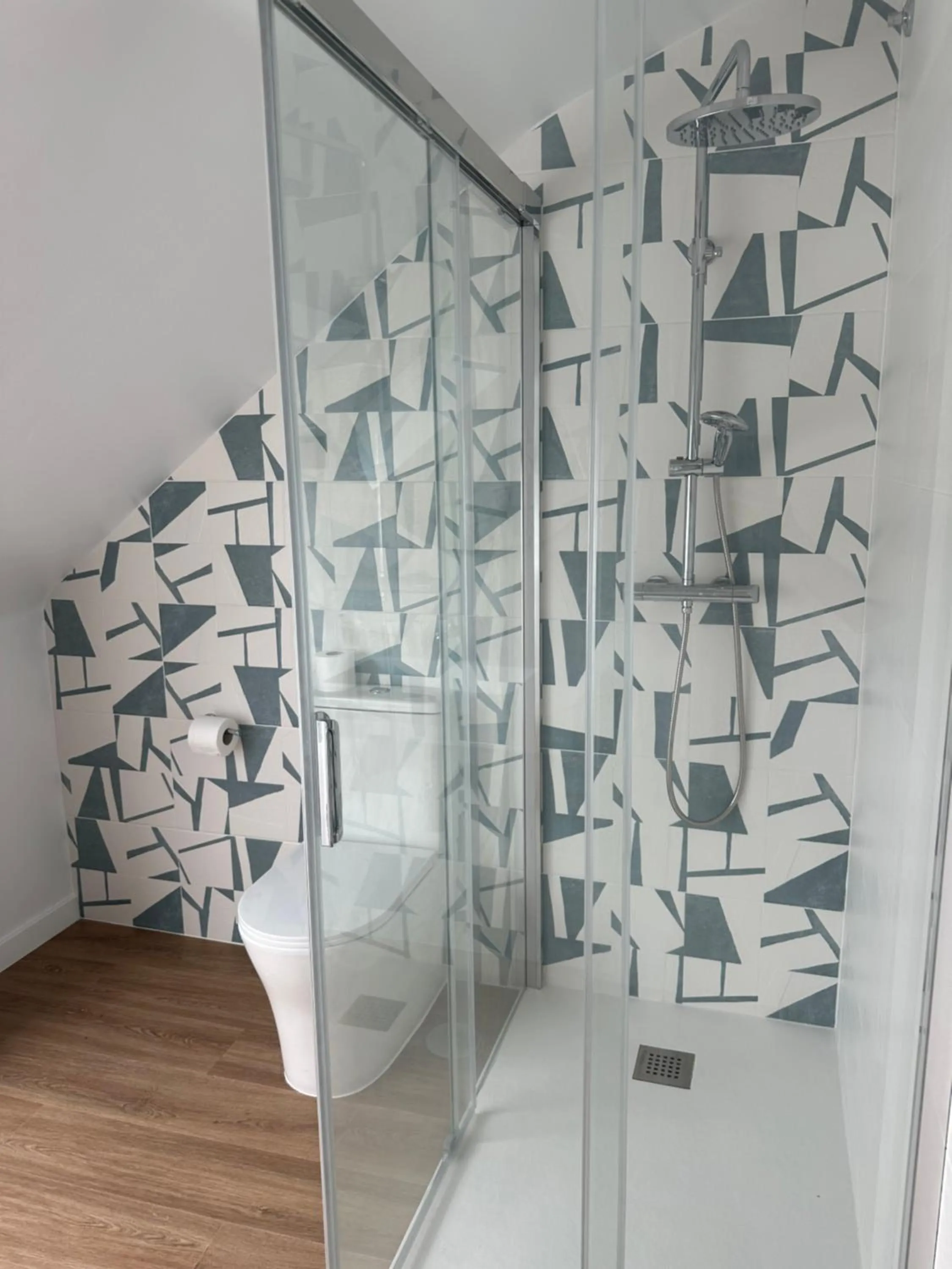Shower in Hotel Playa de Sardiñeiro