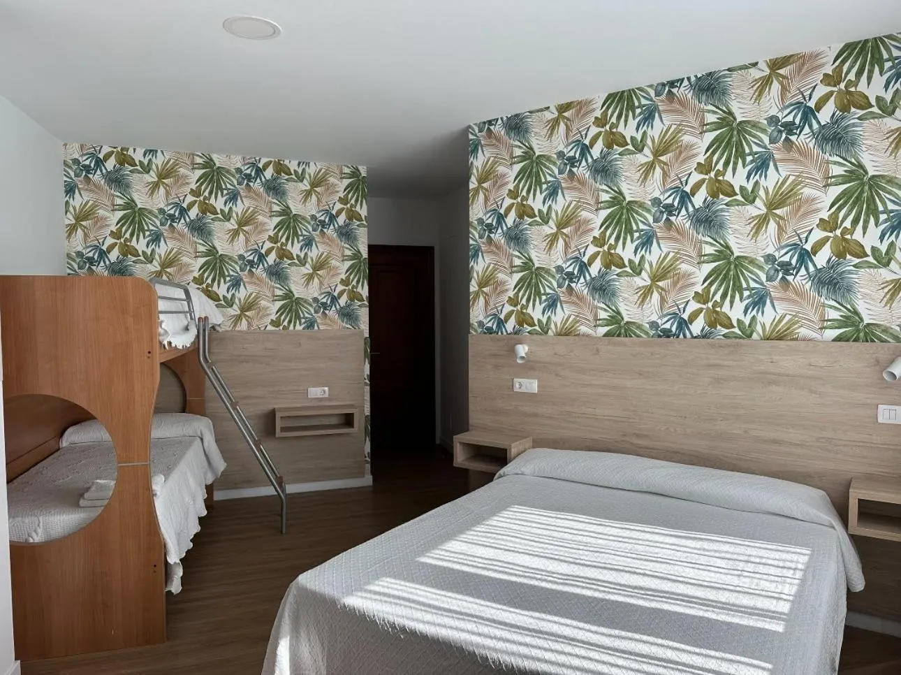Bed in Hotel Playa de Sardiñeiro