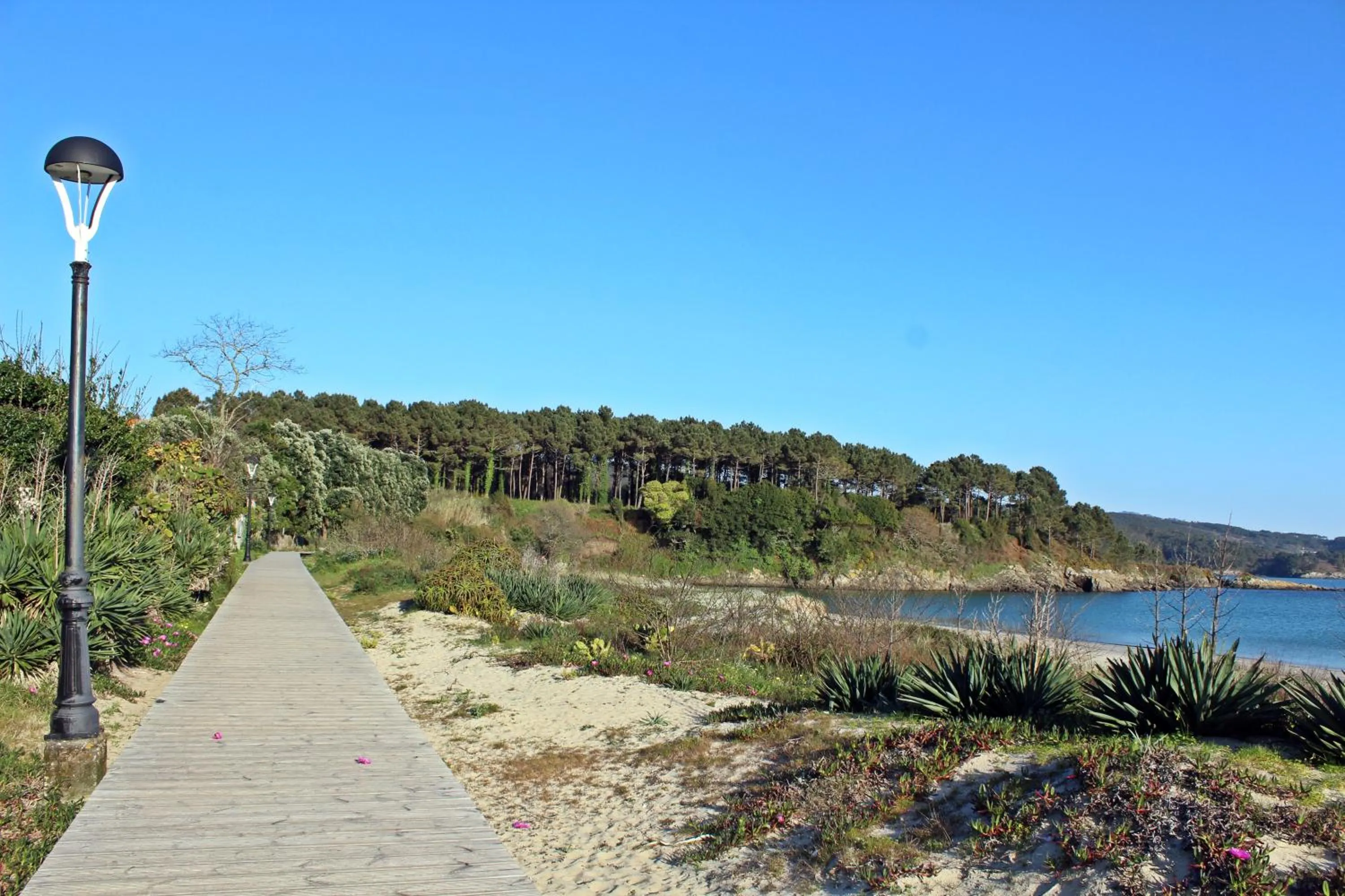 Nearby landmark in Hotel Playa de Sardiñeiro