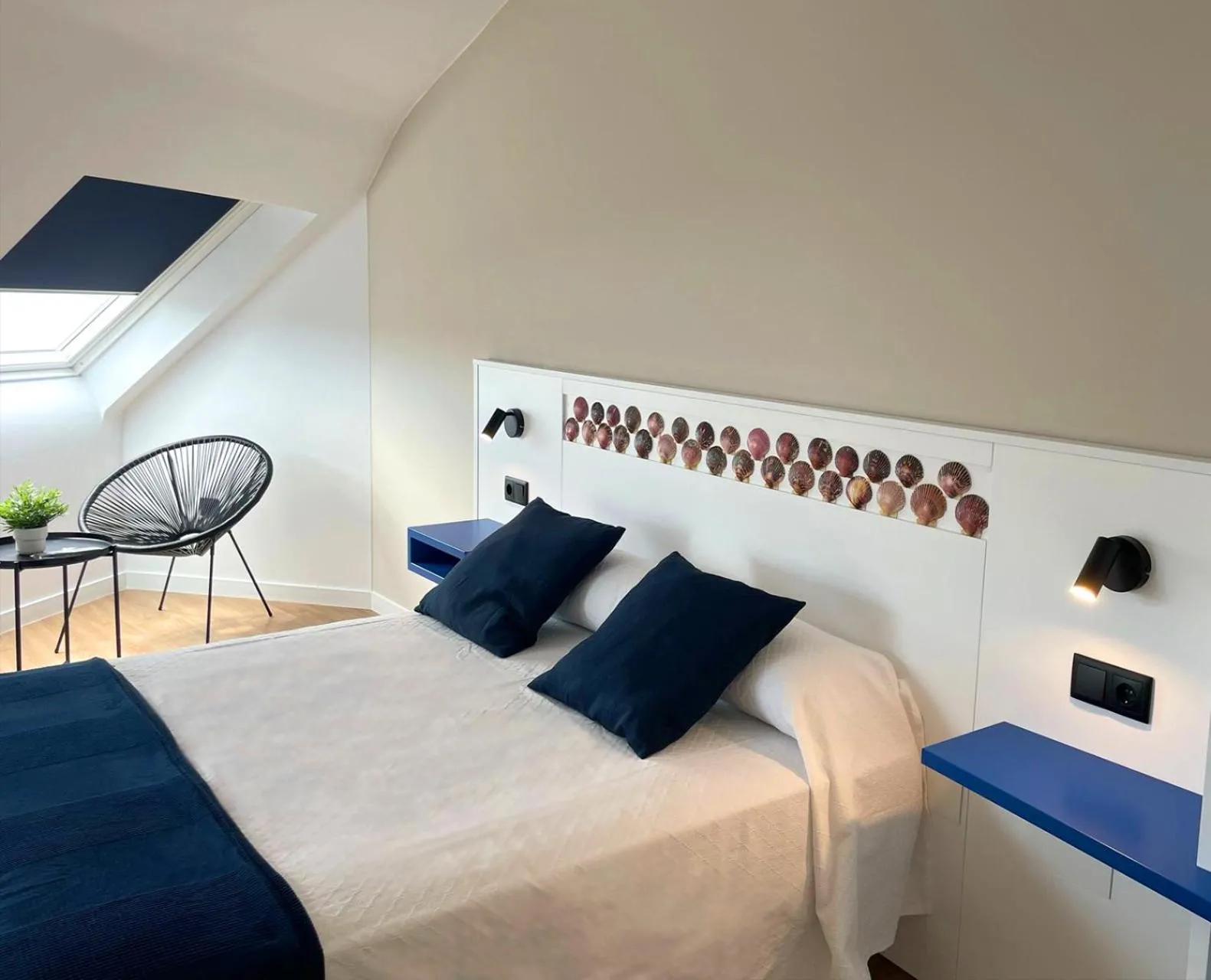 Bed in Hotel Playa de Sardiñeiro