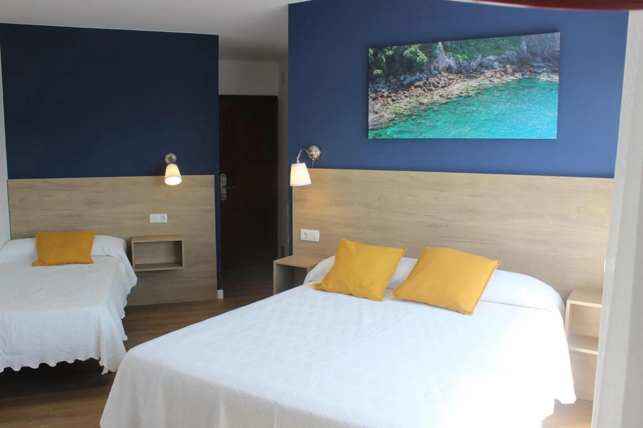 Bed in Hotel Playa de Sardiñeiro