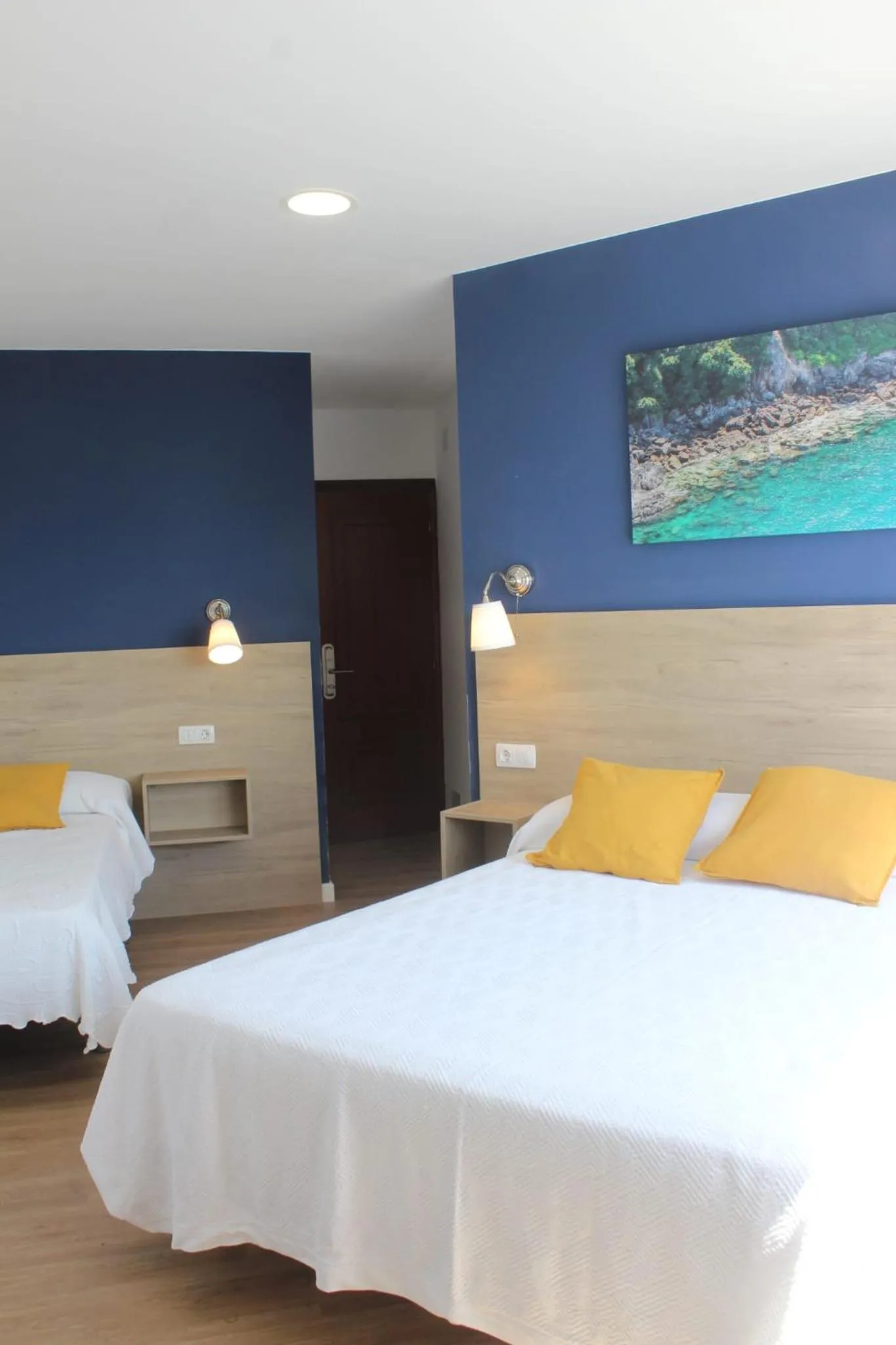 Bed in Hotel Playa de Sardiñeiro