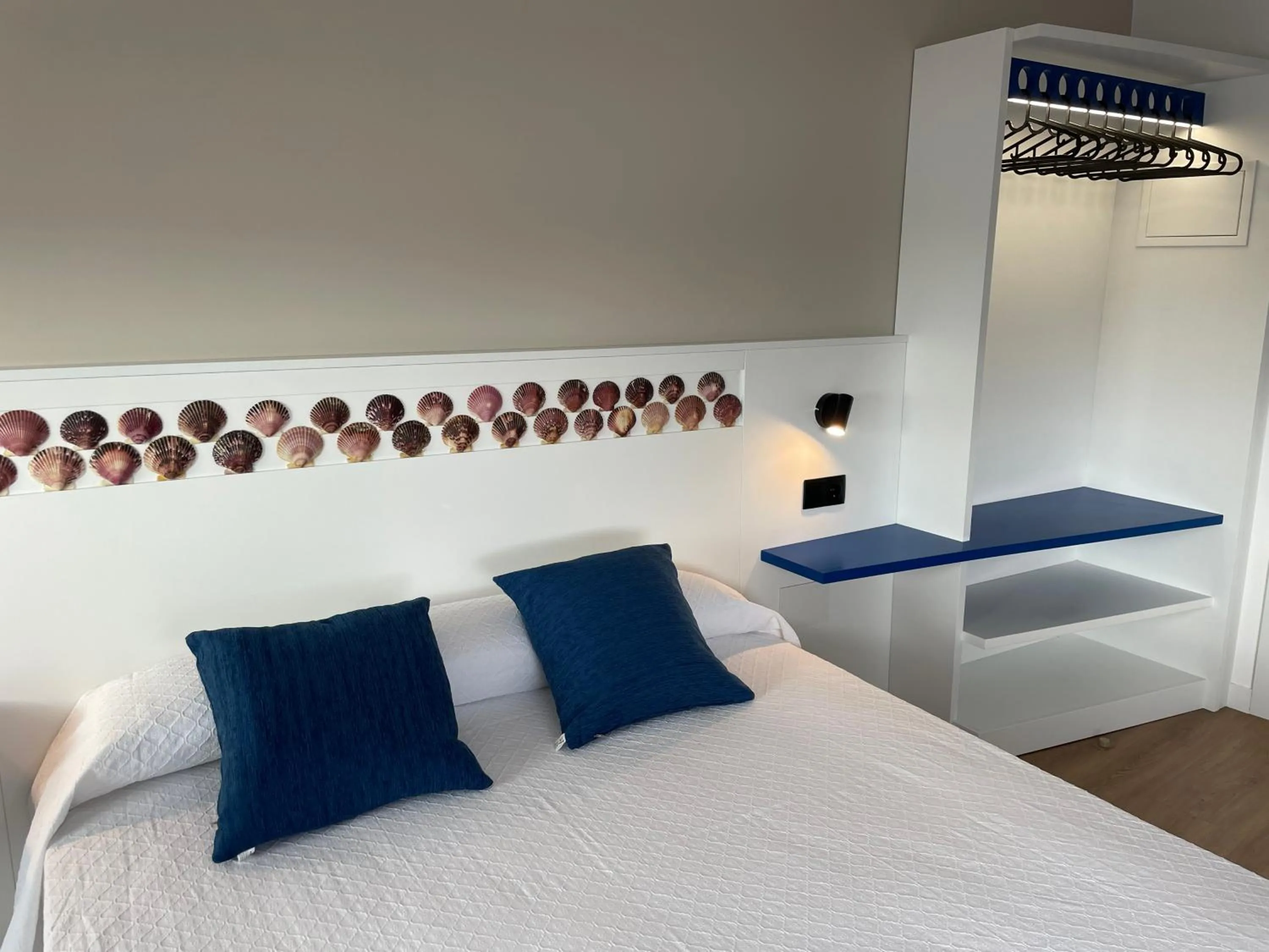 Bed in Hotel Playa de Sardiñeiro