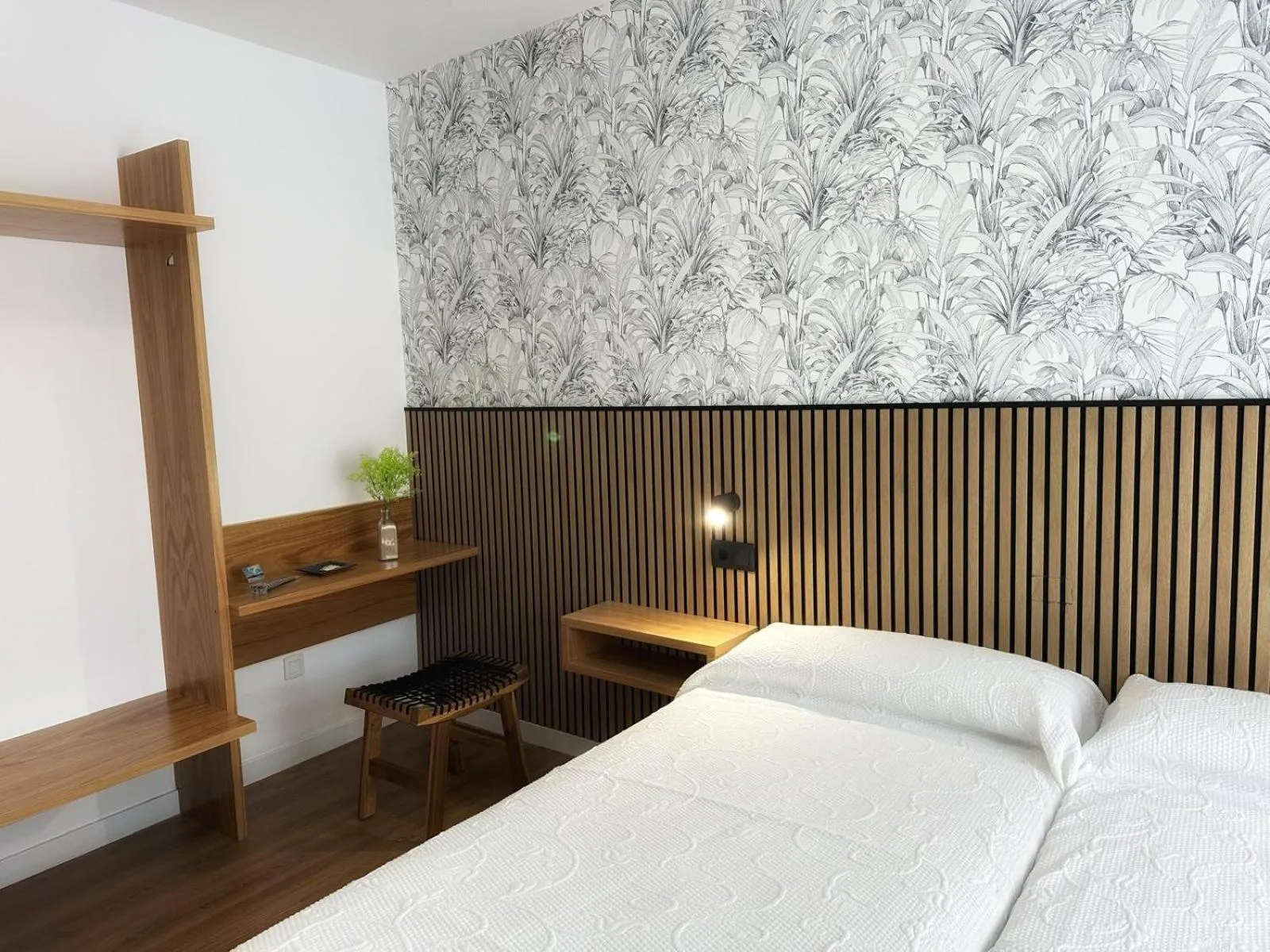Bed in Hotel Playa de Sardiñeiro
