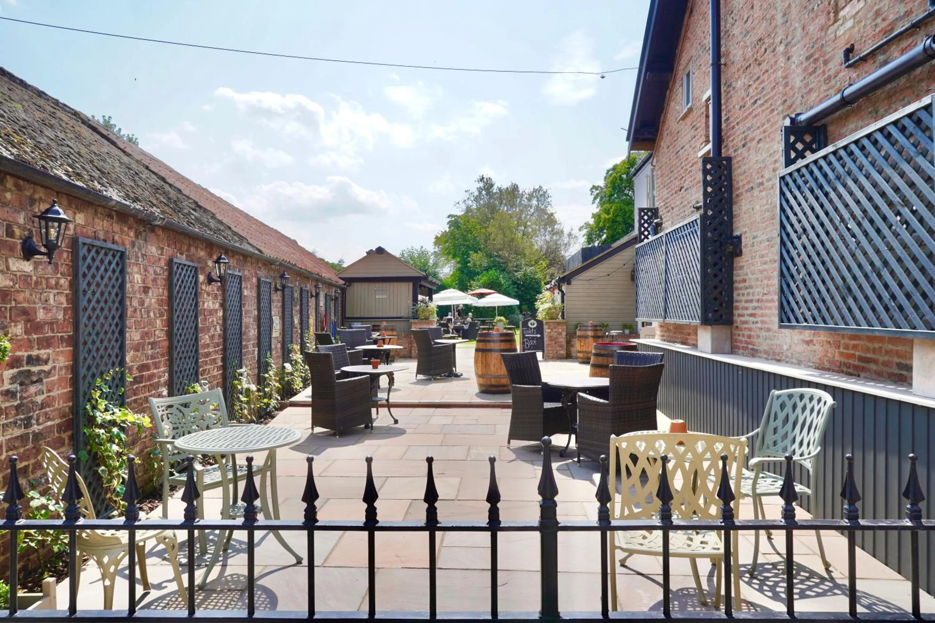 Garden in The Angel Inn
