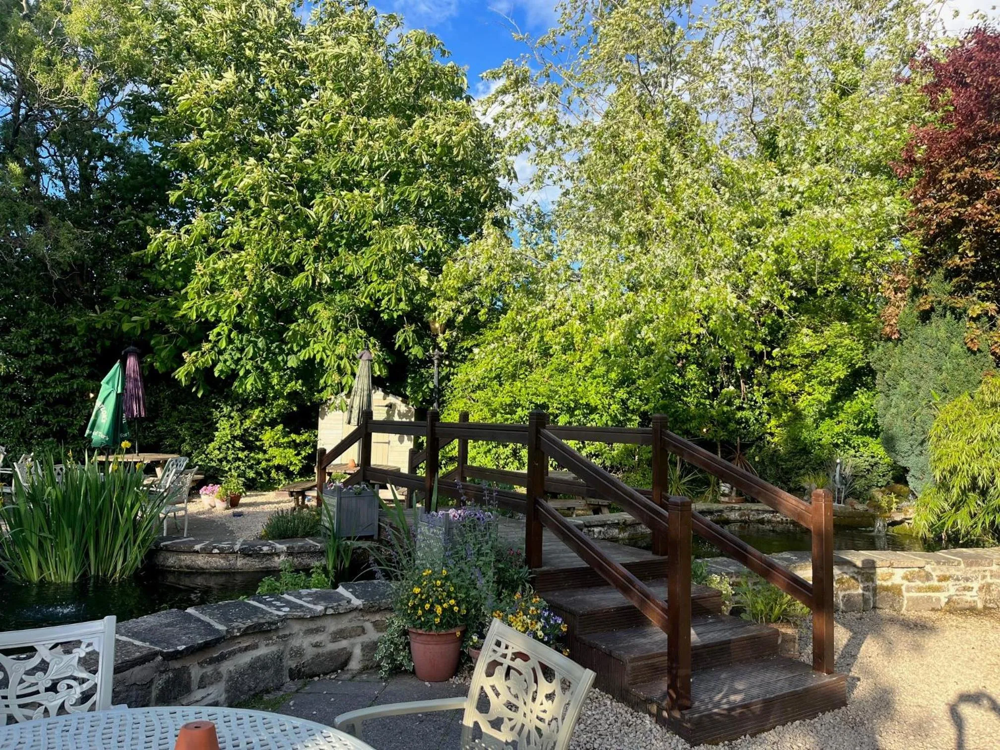 Garden in The Angel Inn