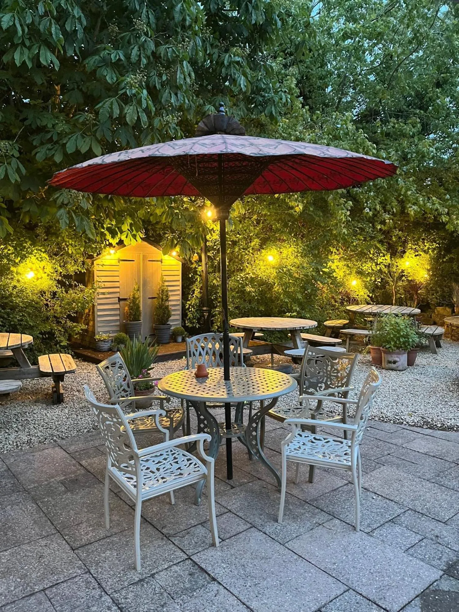 Garden in The Angel Inn