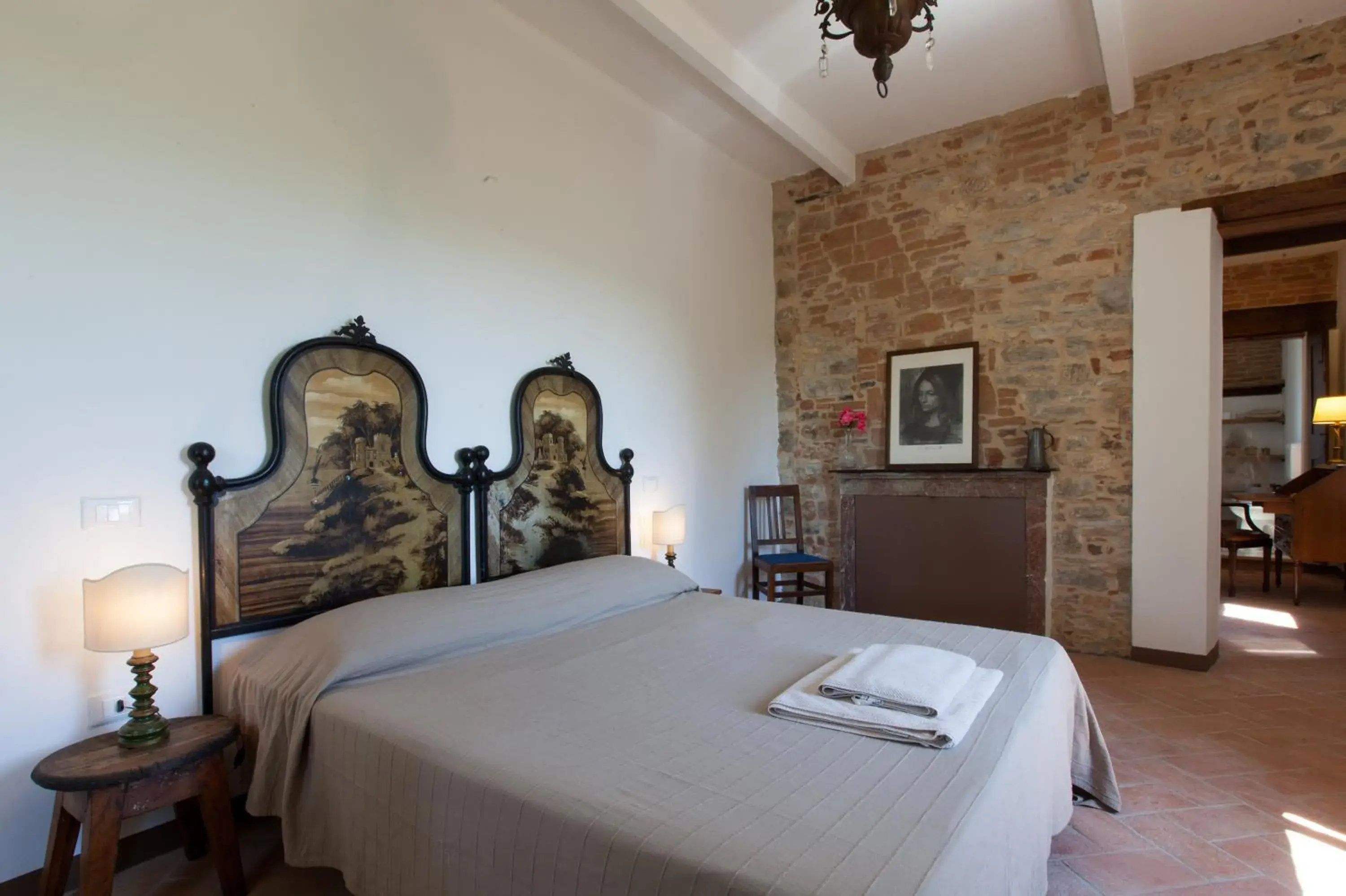 Family Room with Private Bathroom in Bacialupo Foresteria Family Room with Private Bathroom in Bacialupo Foresteria