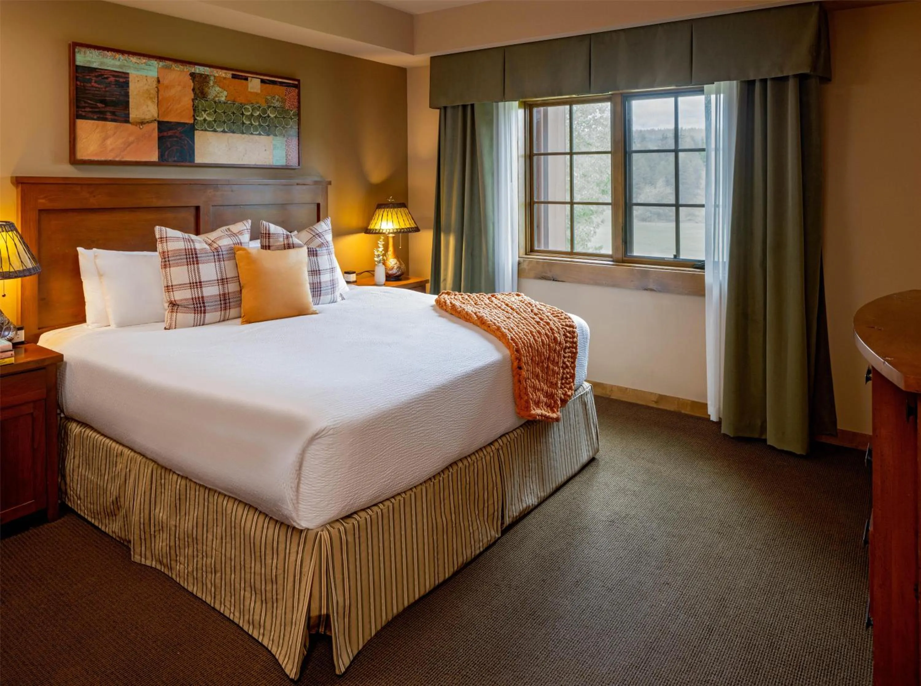 Bedroom, Bed in Suncadia Resort