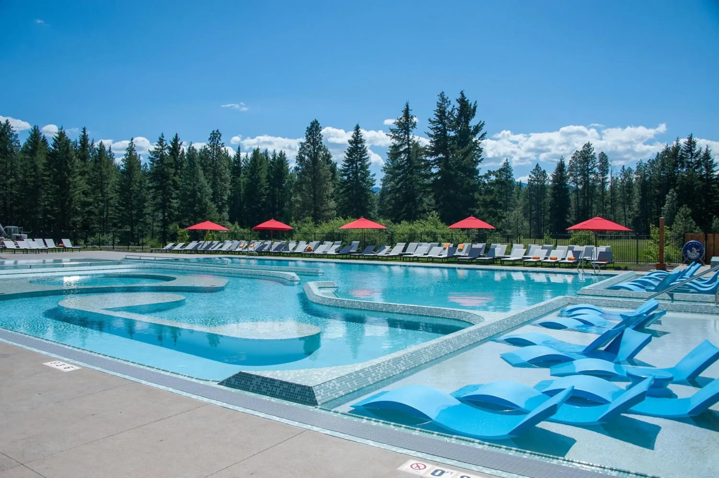 Swimming pool in Suncadia Resort Swimming pool in Suncadia Resort