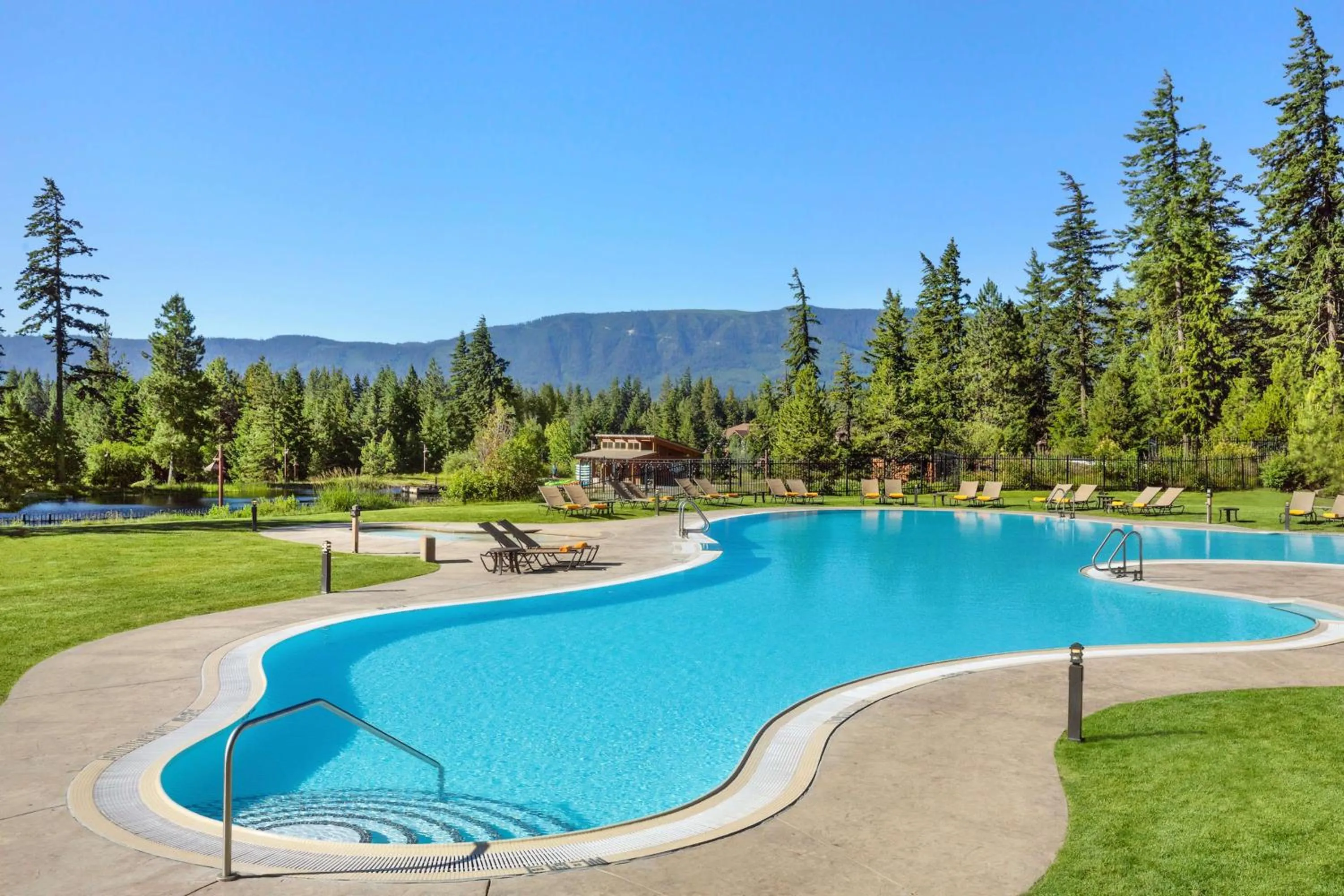 Swimming pool in Suncadia Resort
