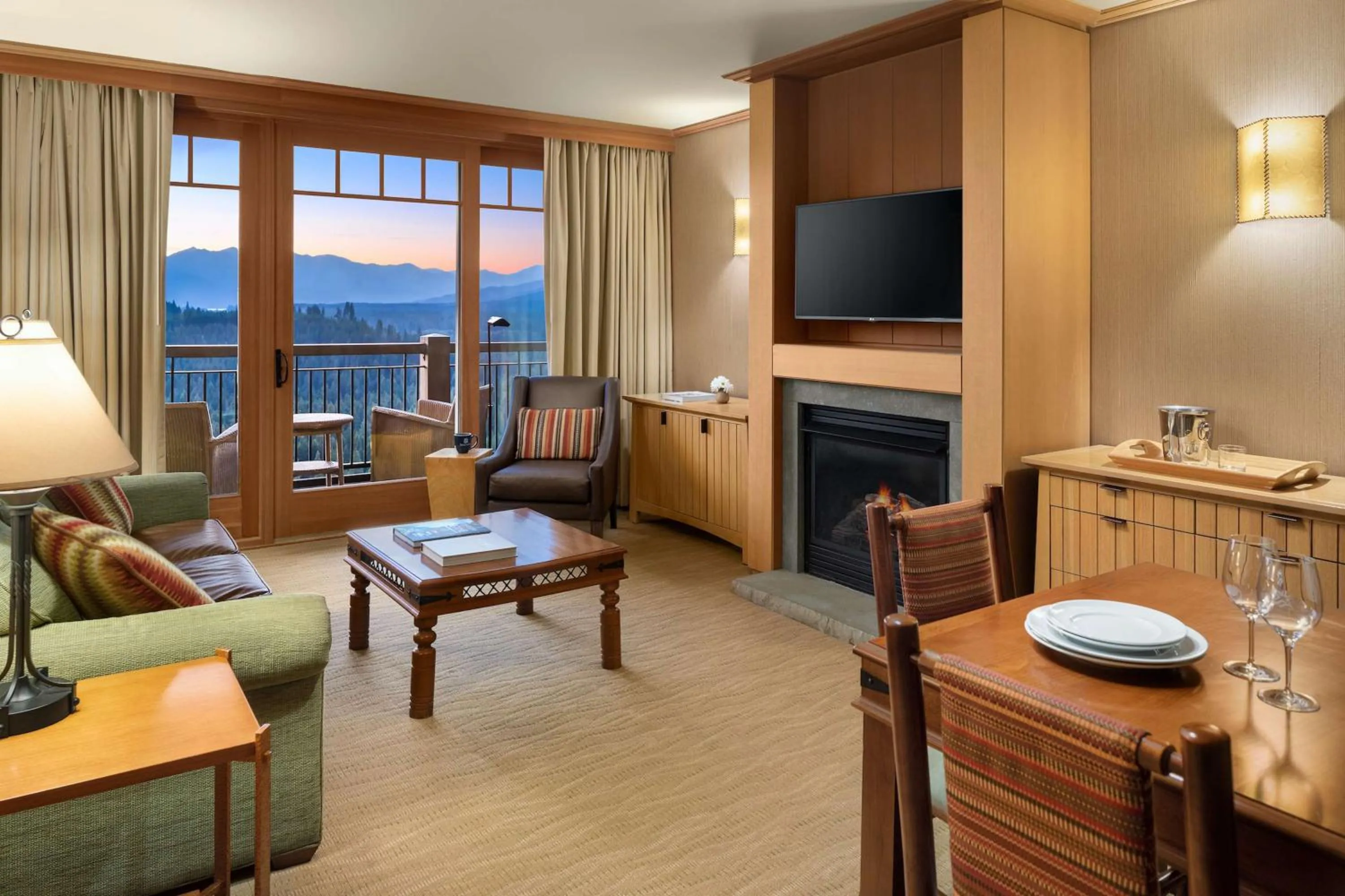 Photo of the whole room in Suncadia Resort