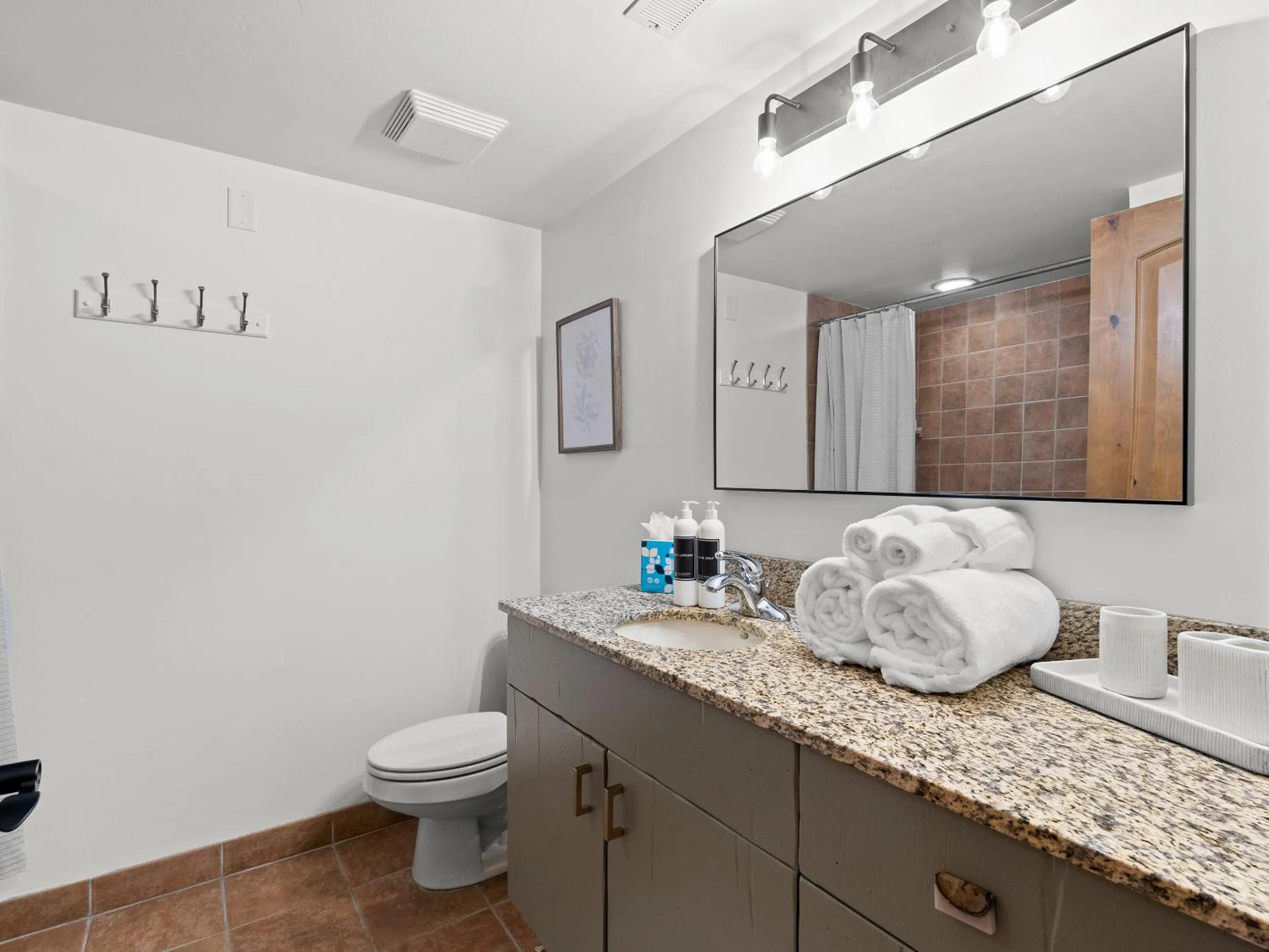 Shower in Jupiter Inn