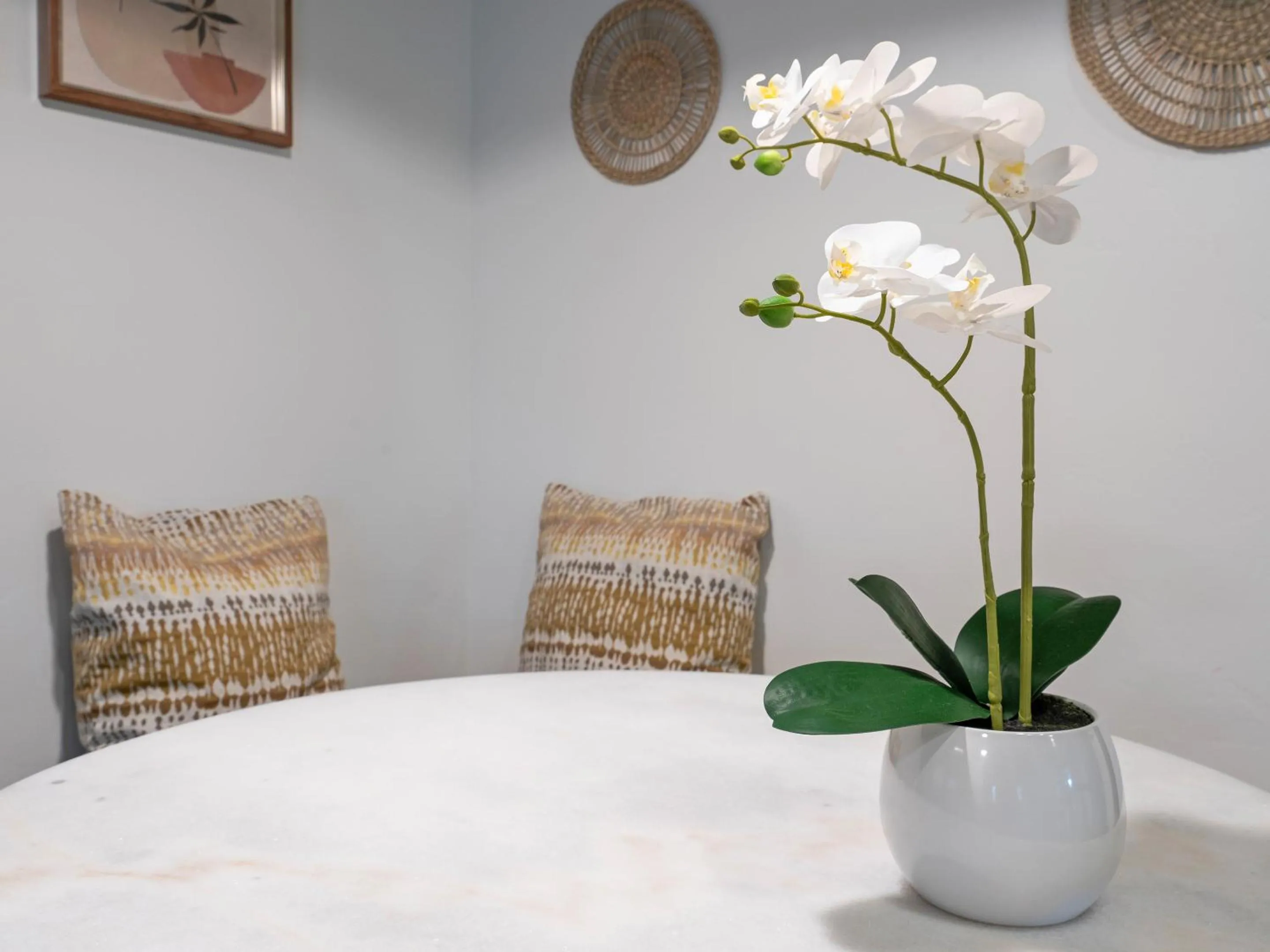 Dining area in Jupiter Inn