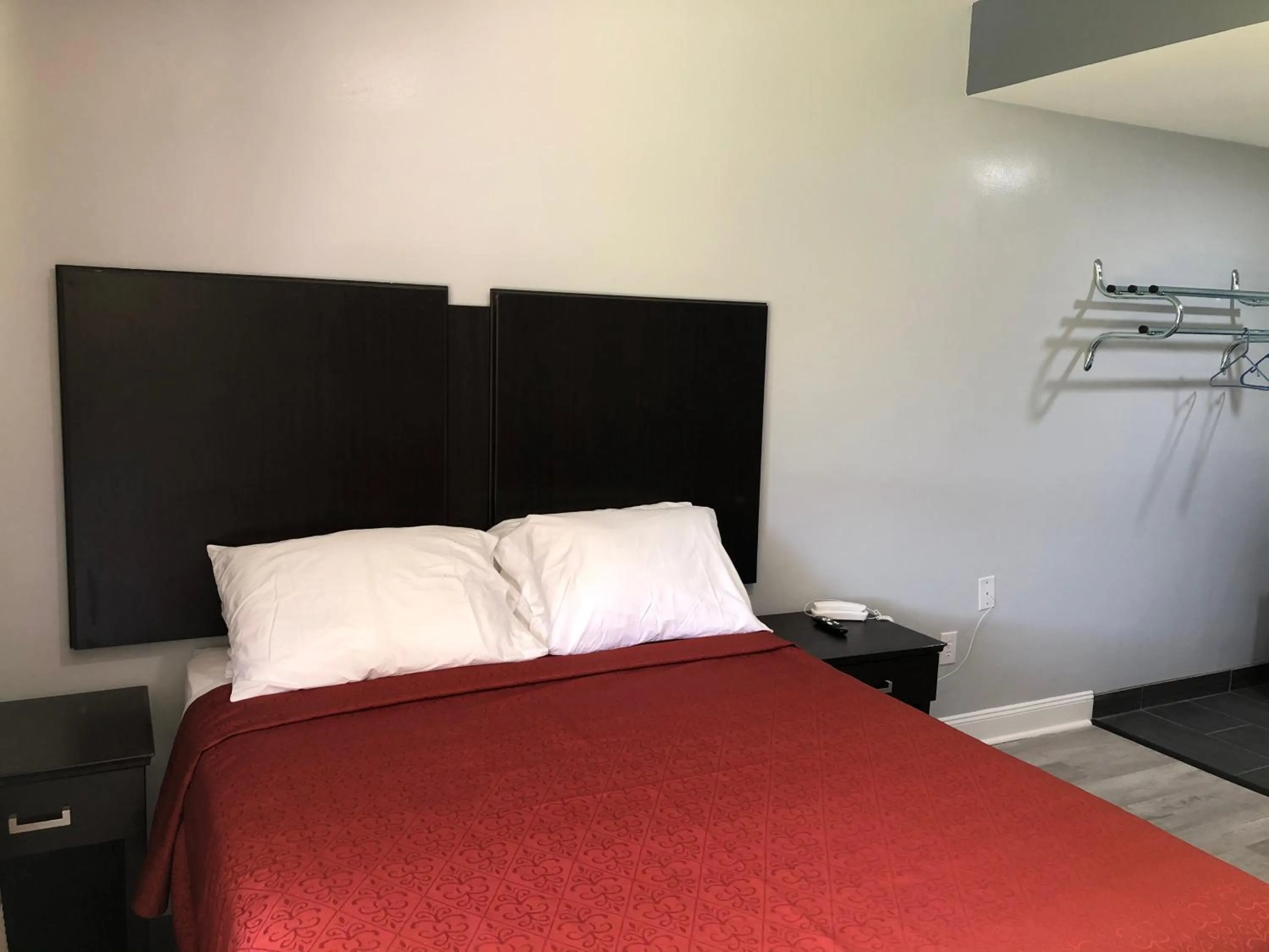 Bed in Bay Inn Hotel