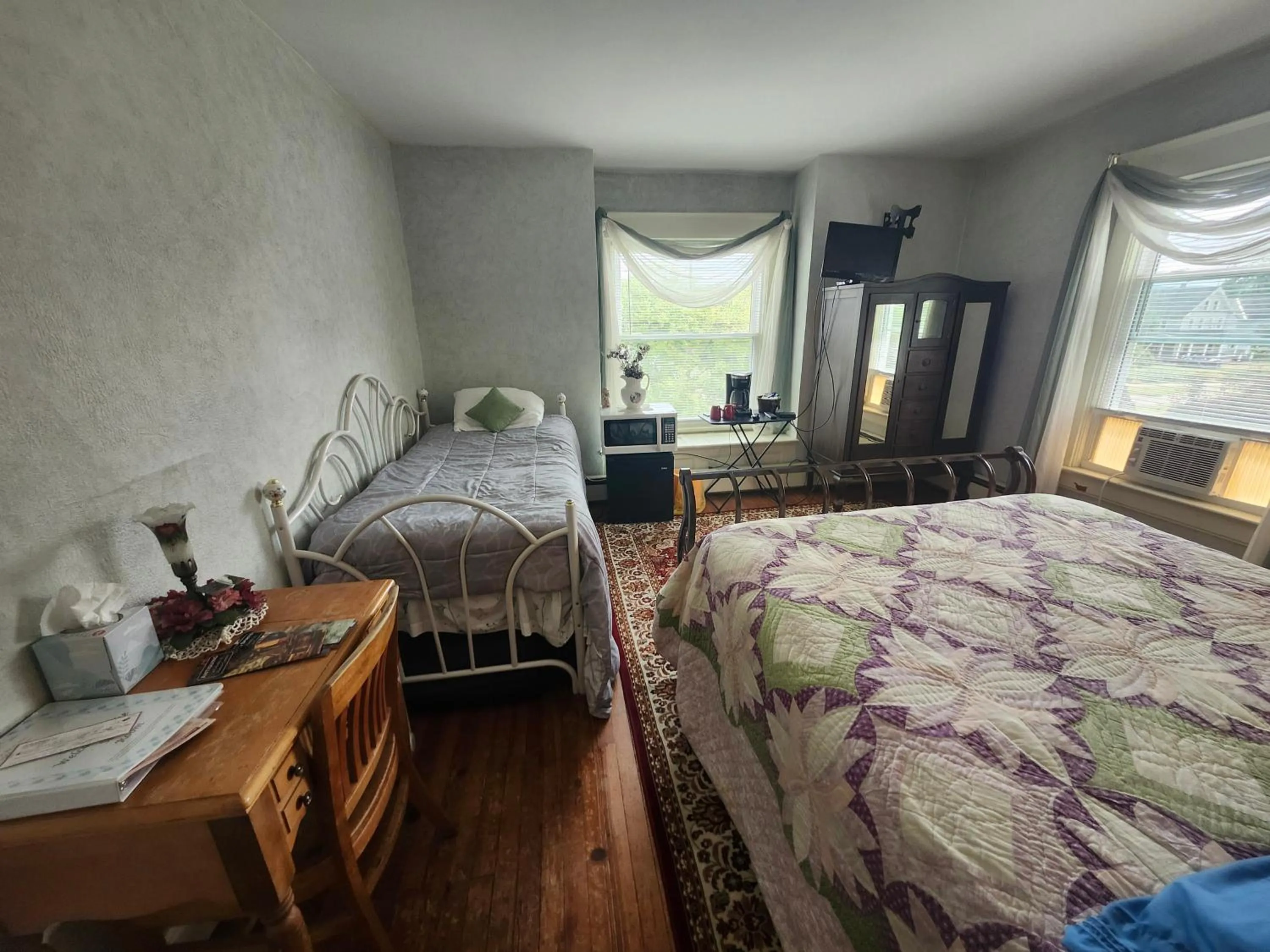 Bed in The White Birch Inn