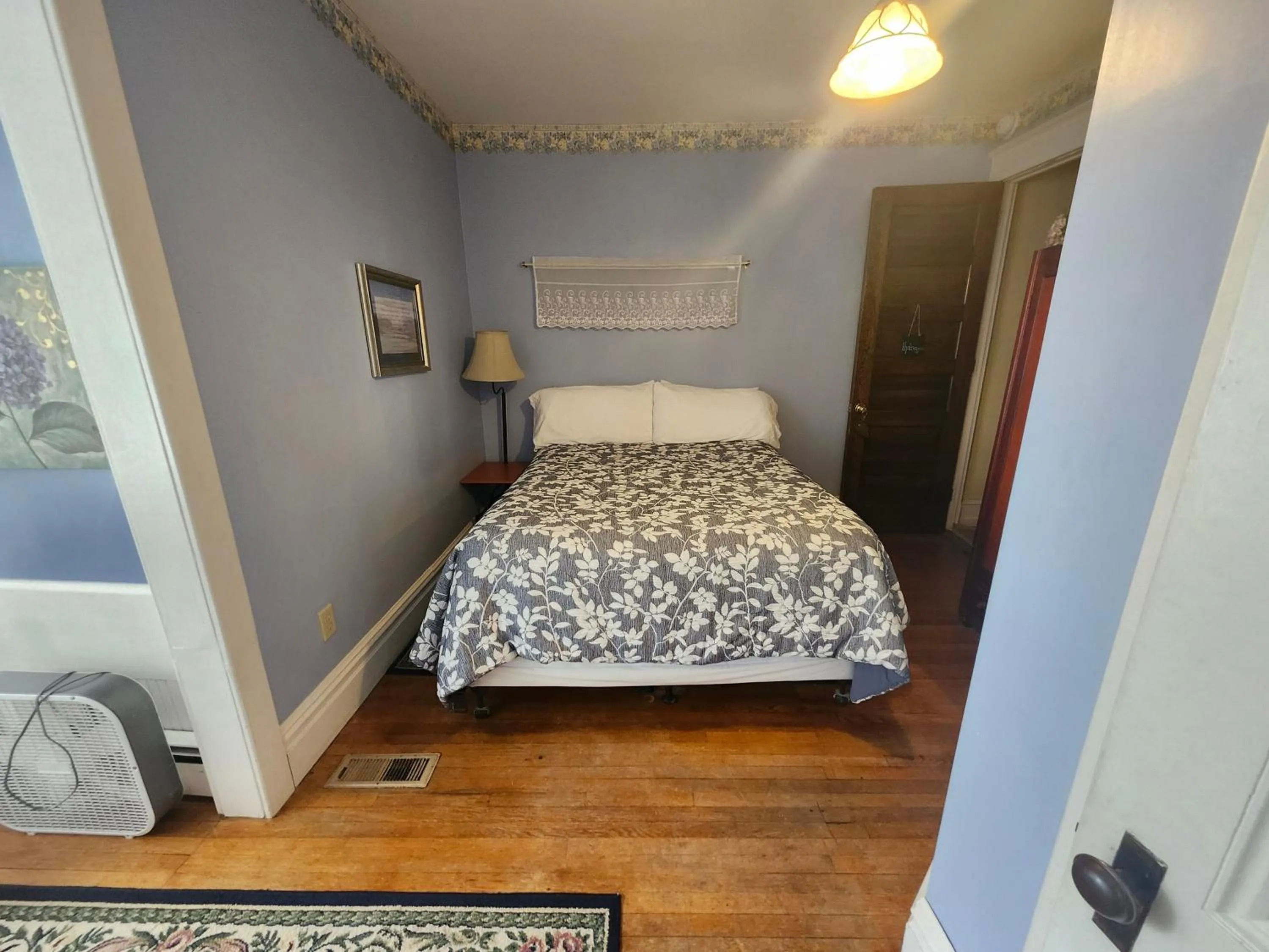 Bed in The White Birch Inn