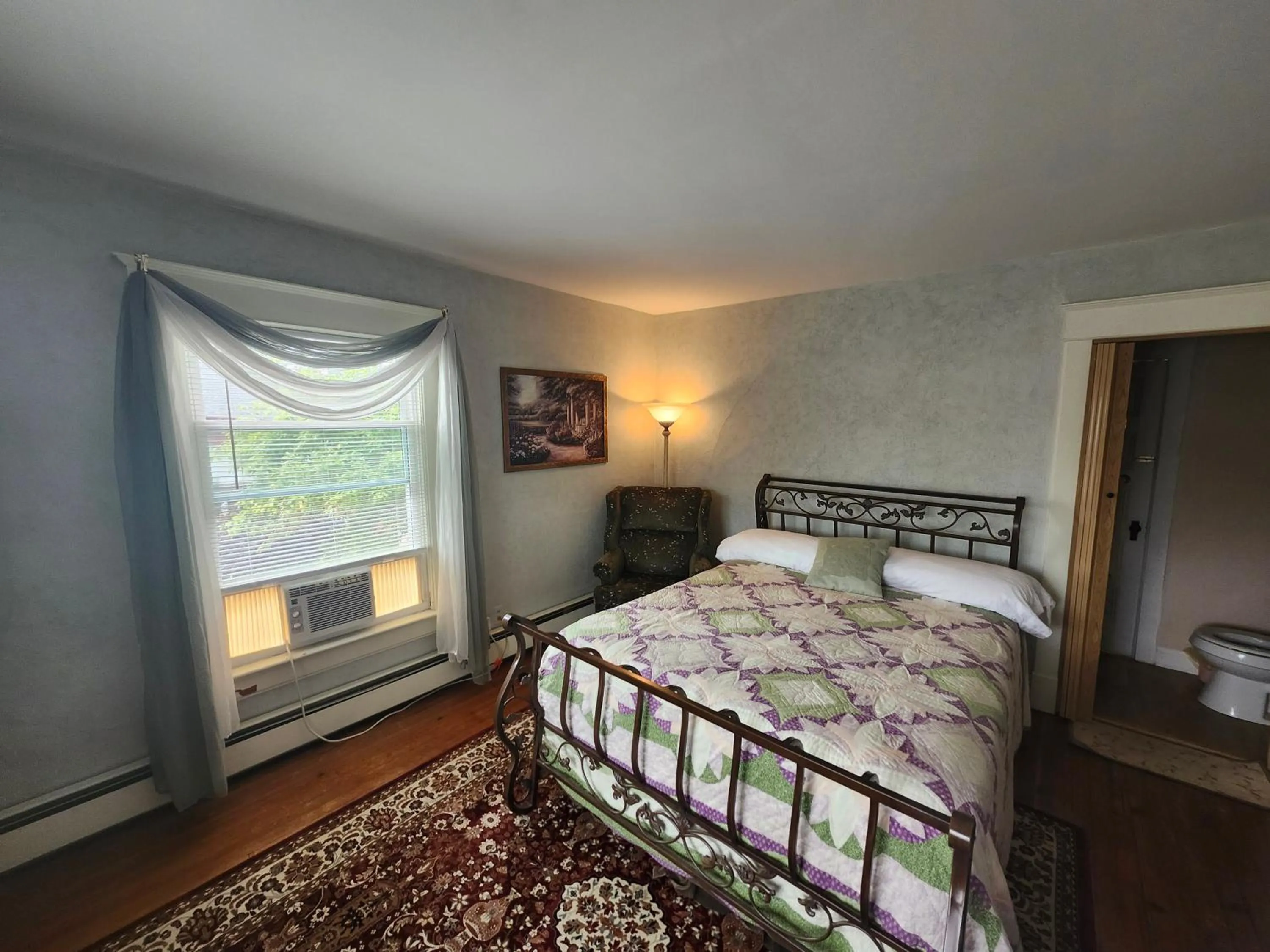 Bed in The White Birch Inn