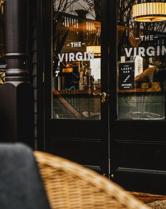 Logo/Certificate/Sign in Hotel Bellinzona Daylesford