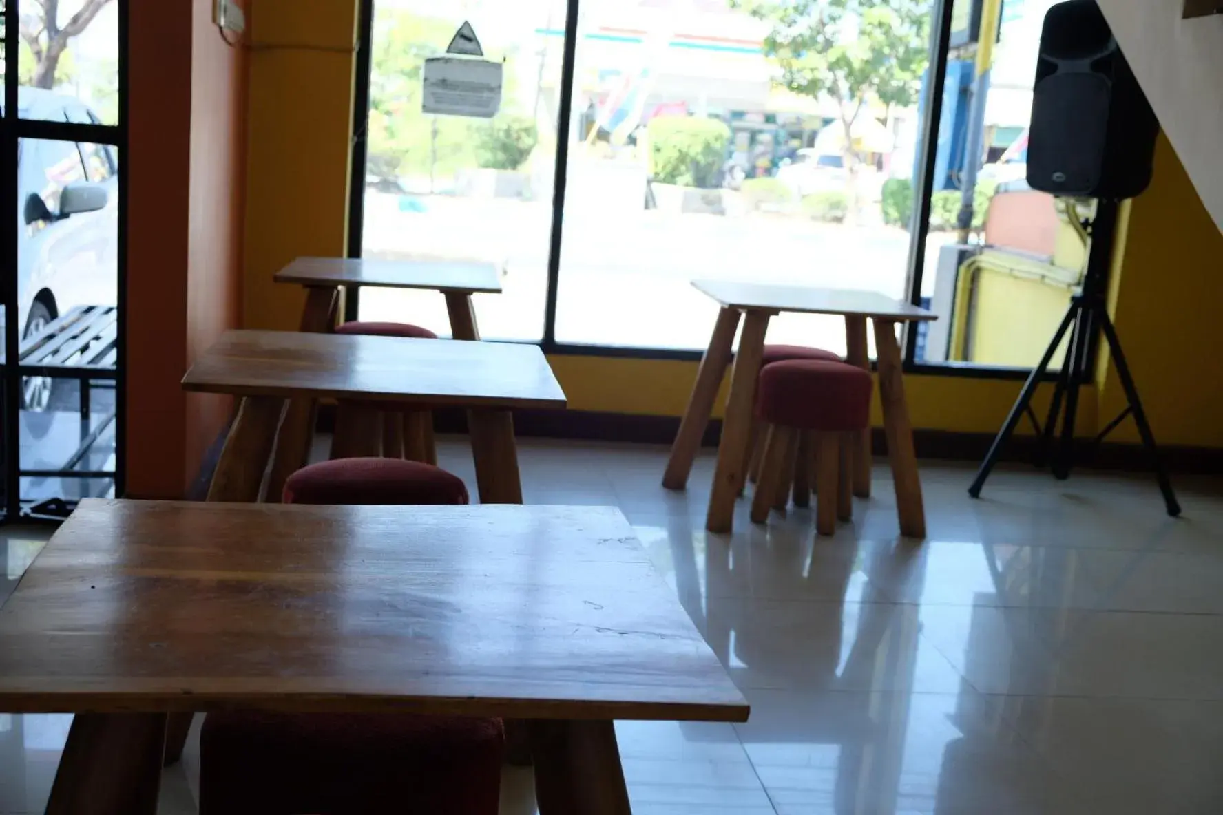 Dining Area in Hotel Ashofa