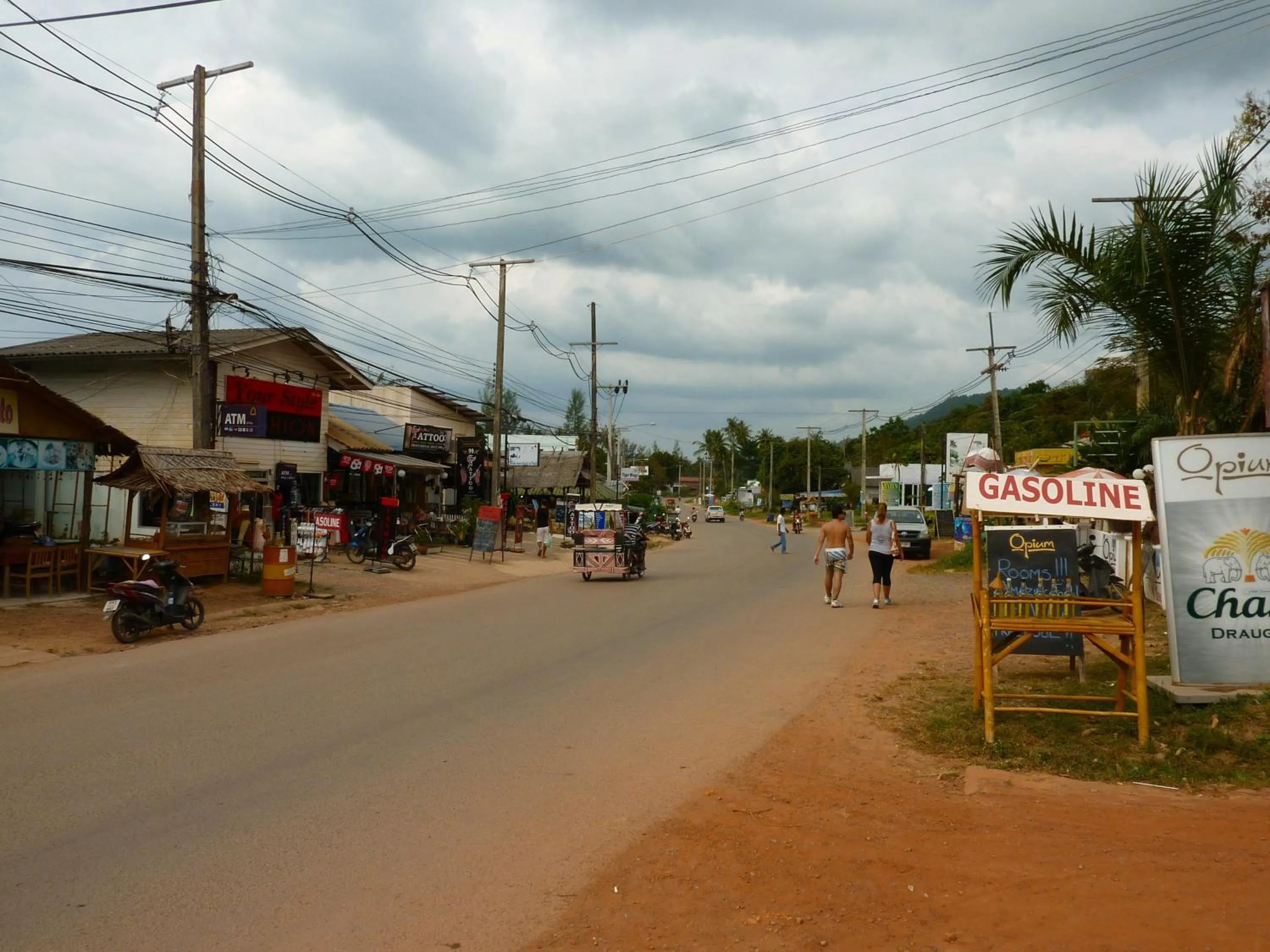 Neighbourhood in Lanta Castaway Beach Resort