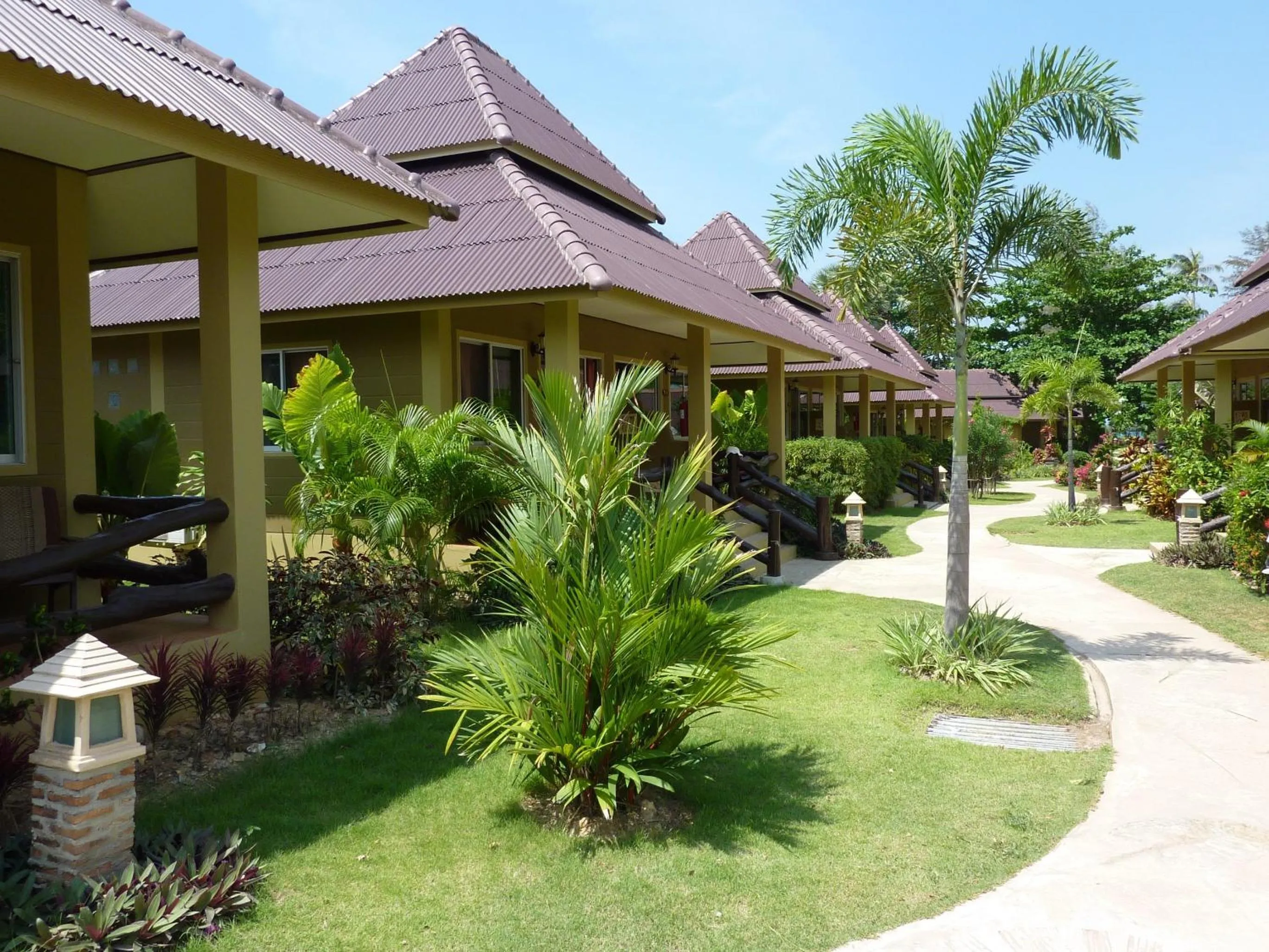 Facade/entrance in Lanta Castaway Beach Resort