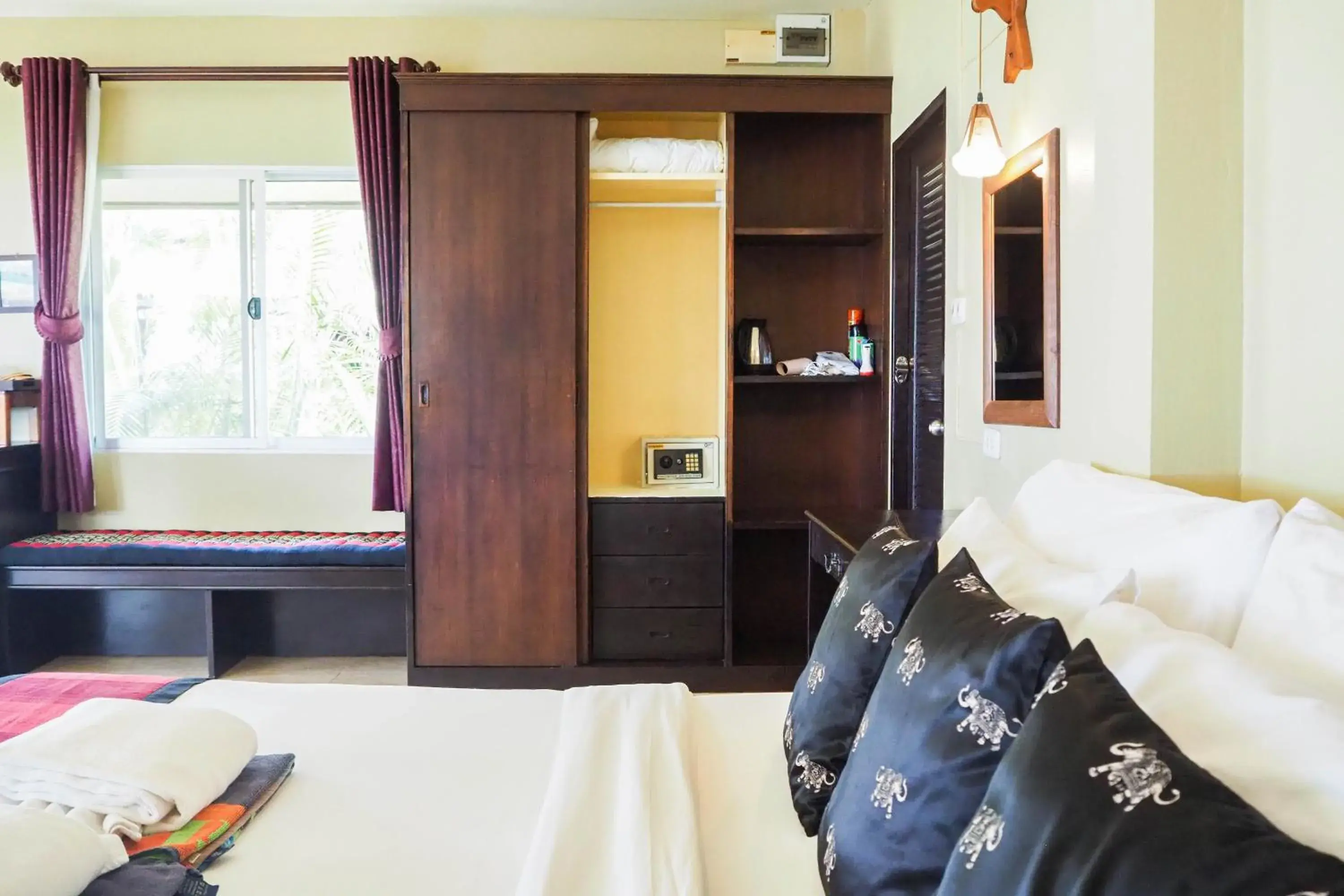 Bed in Lanta Castaway Beach Resort Bed in Lanta Castaway Beach Resort