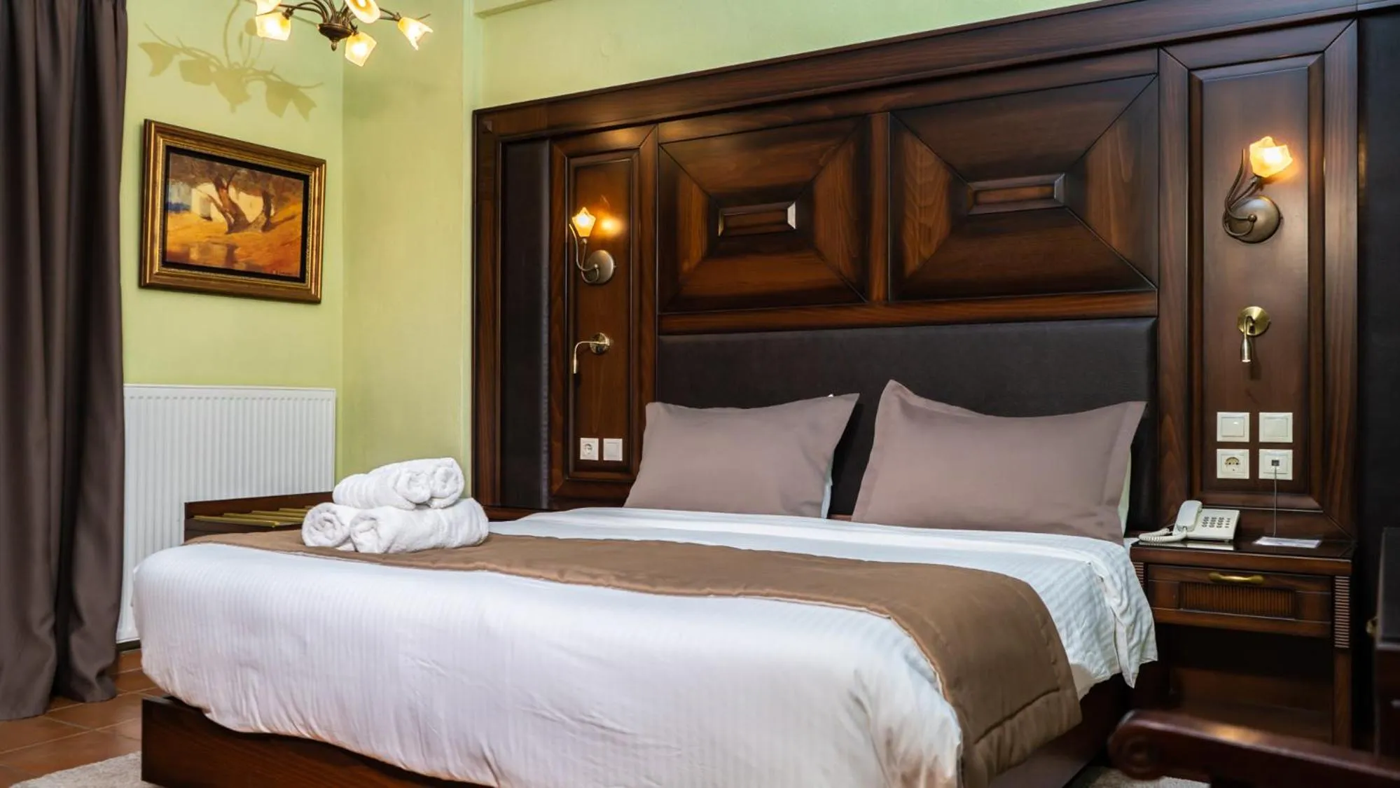 Bedroom, Bed in Dellas Boutique Hotel