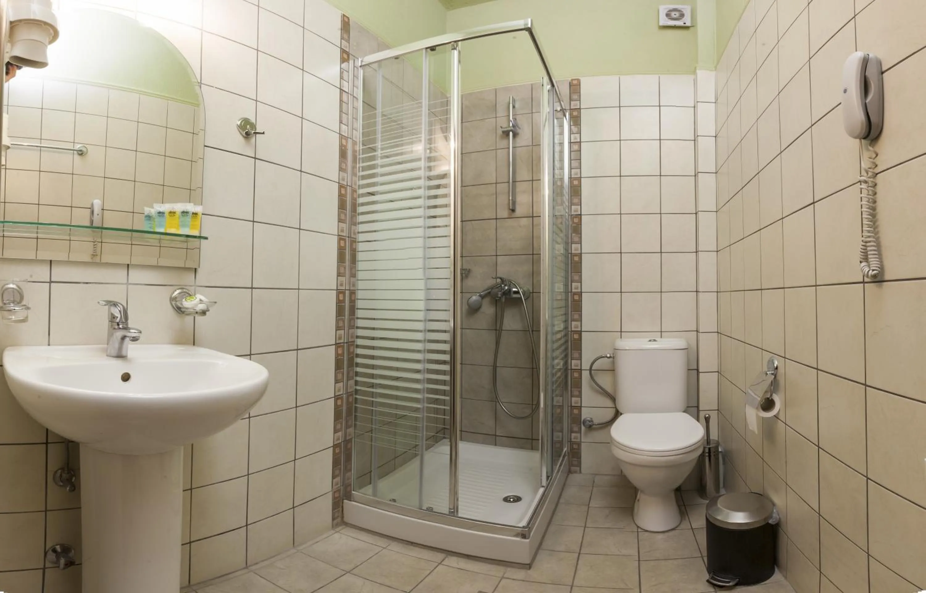 Bathroom in Dellas Boutique Hotel