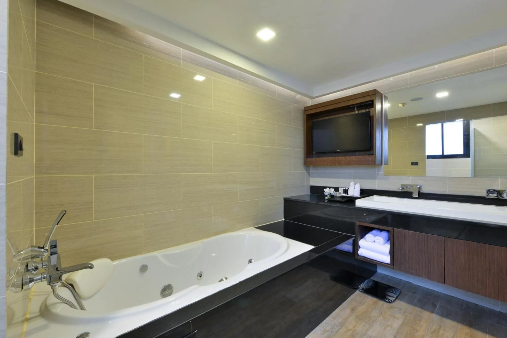 Shower in Syama Suite Sukhumvit 20