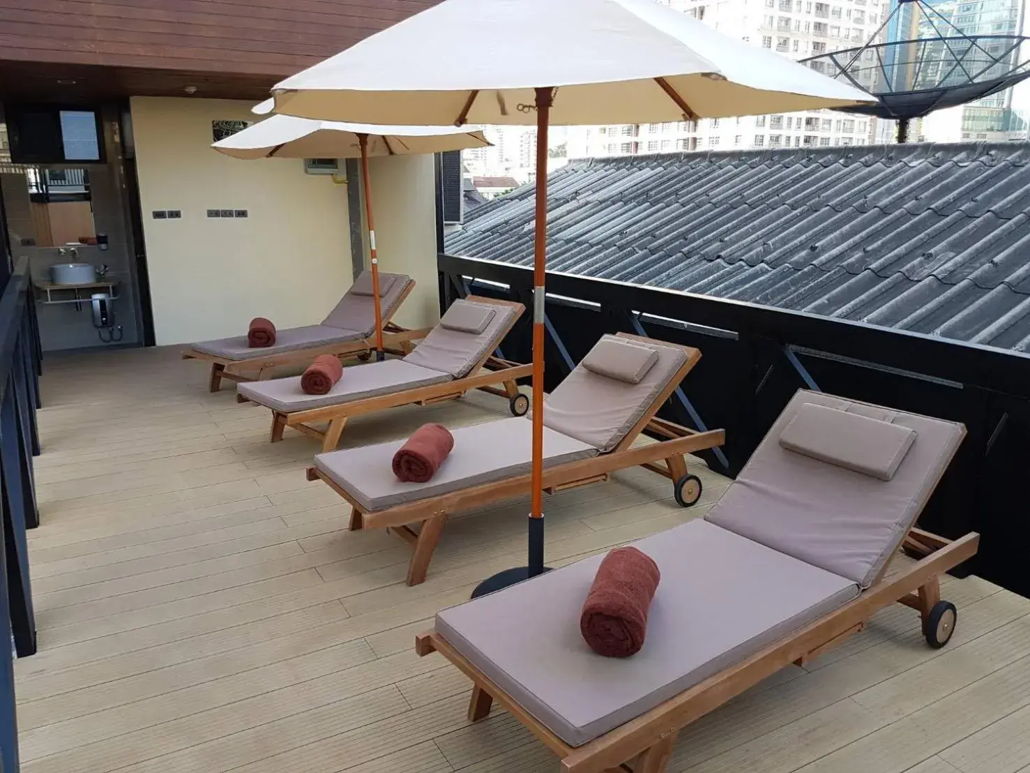 Property building in Syama Suite Sukhumvit 20 Property building in Syama Suite Sukhumvit 20