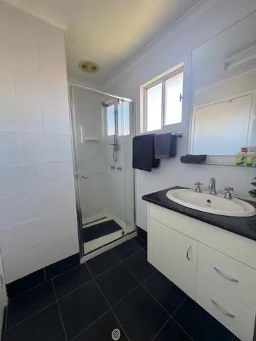 Bathroom in Warrego Motel