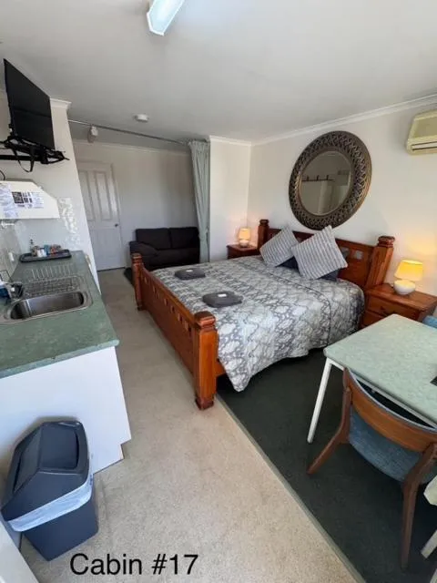 Bed in Warrego Motel