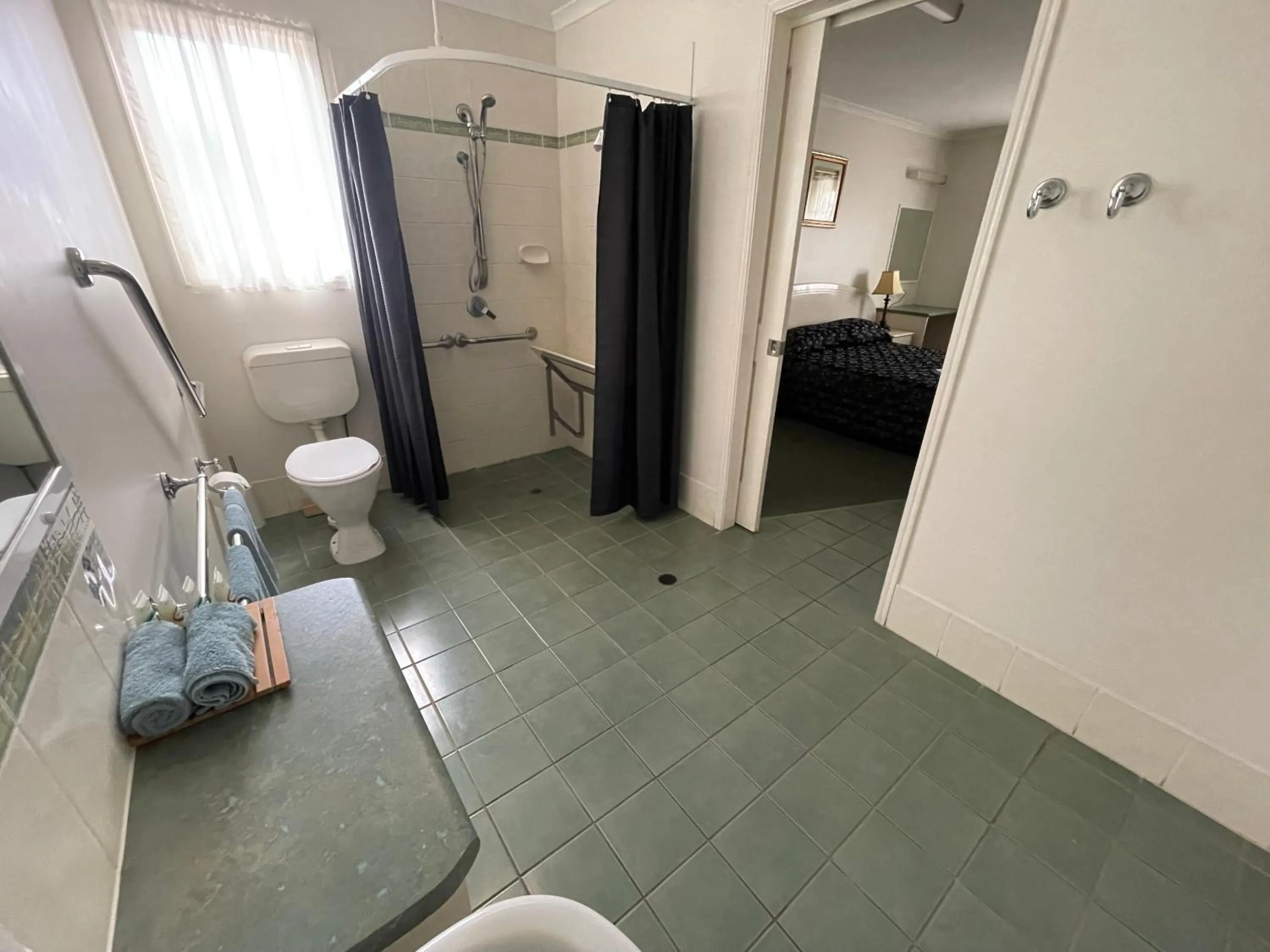 Shower in Warrego Motel