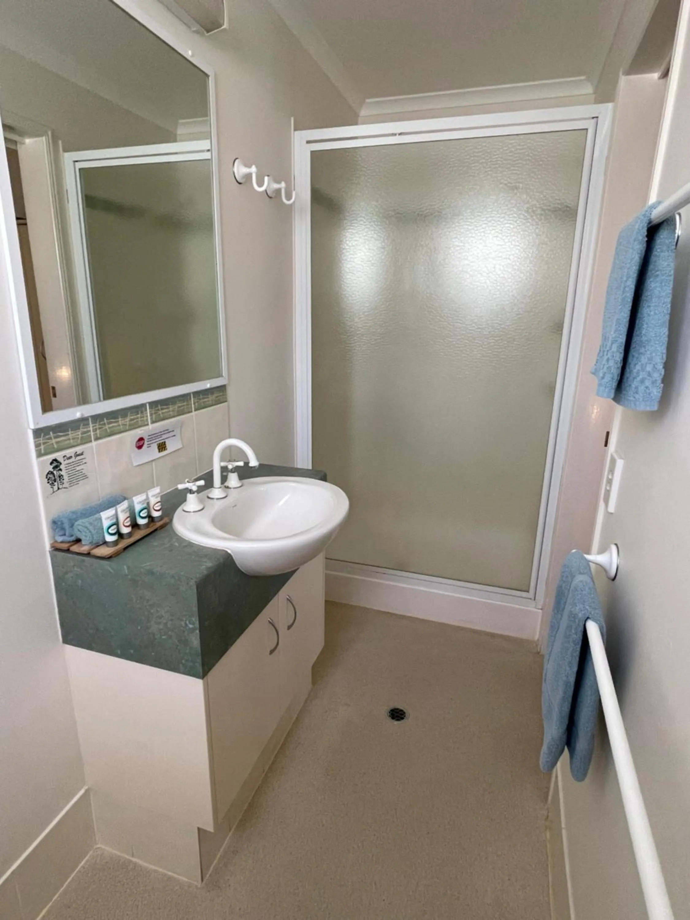 Bathroom in Warrego Motel