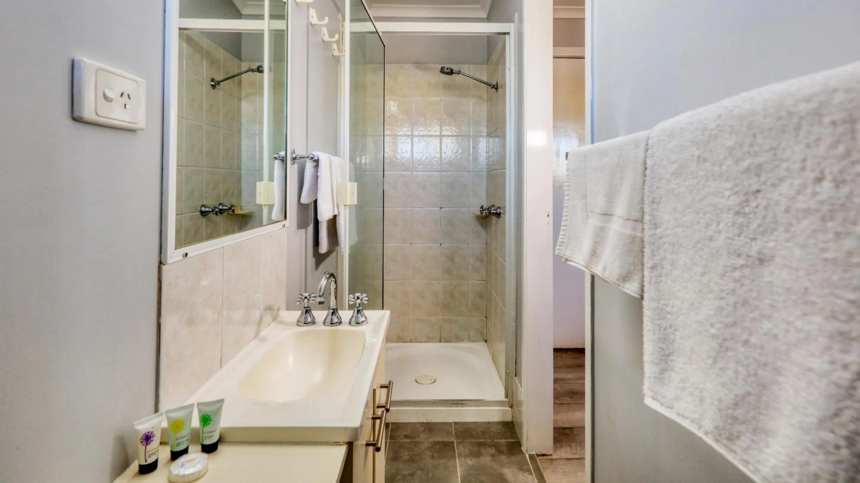 Shower in 22 On Bowen