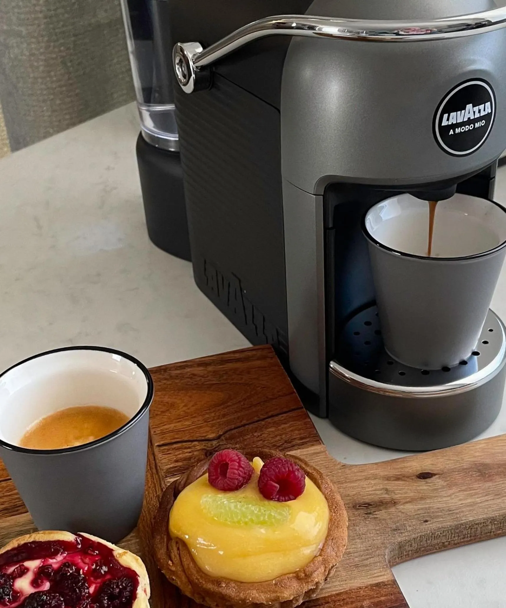 Coffee/tea facilities in Apple Blossom Cottages