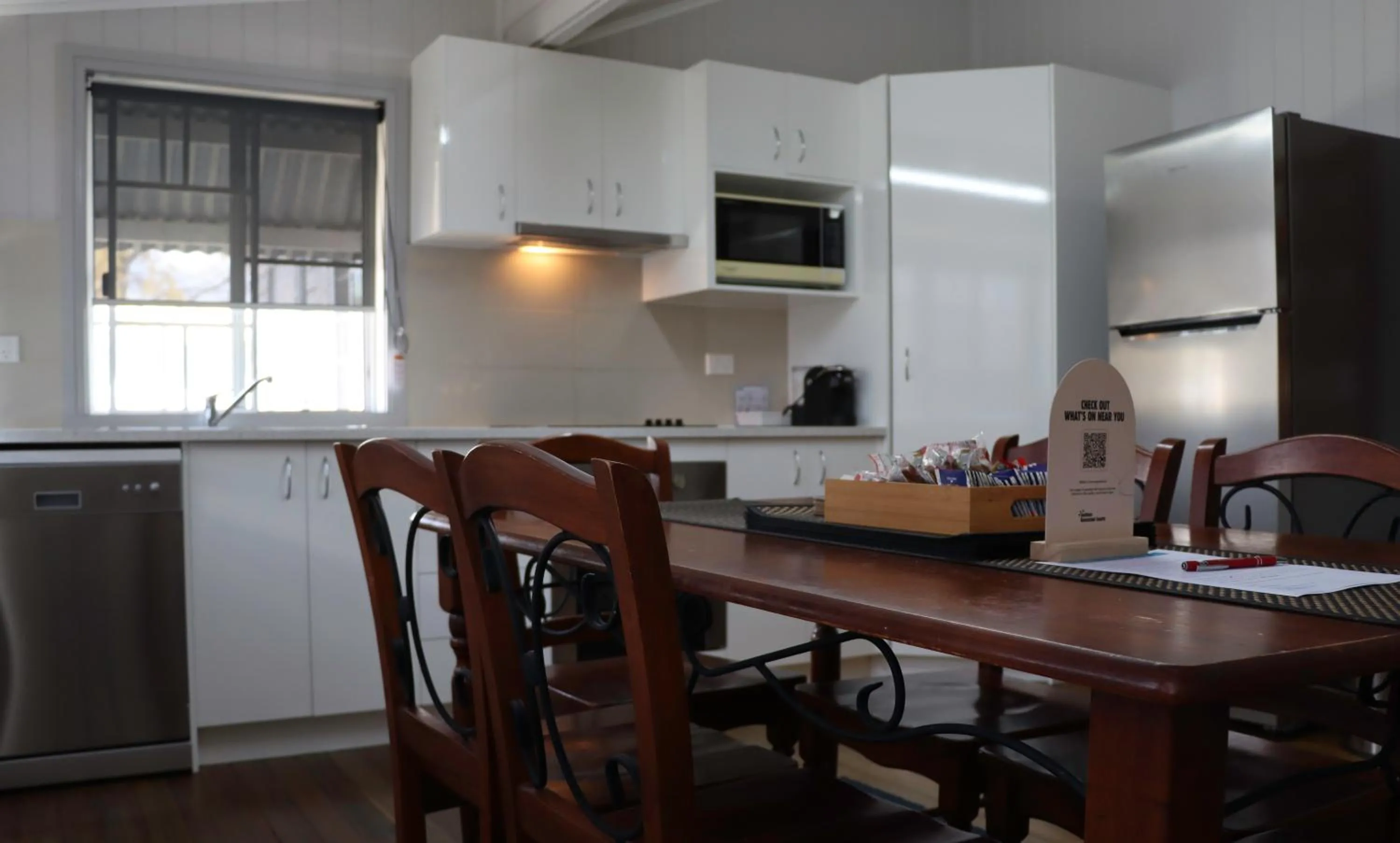 Kitchen or kitchenette in Apple Blossom Cottages