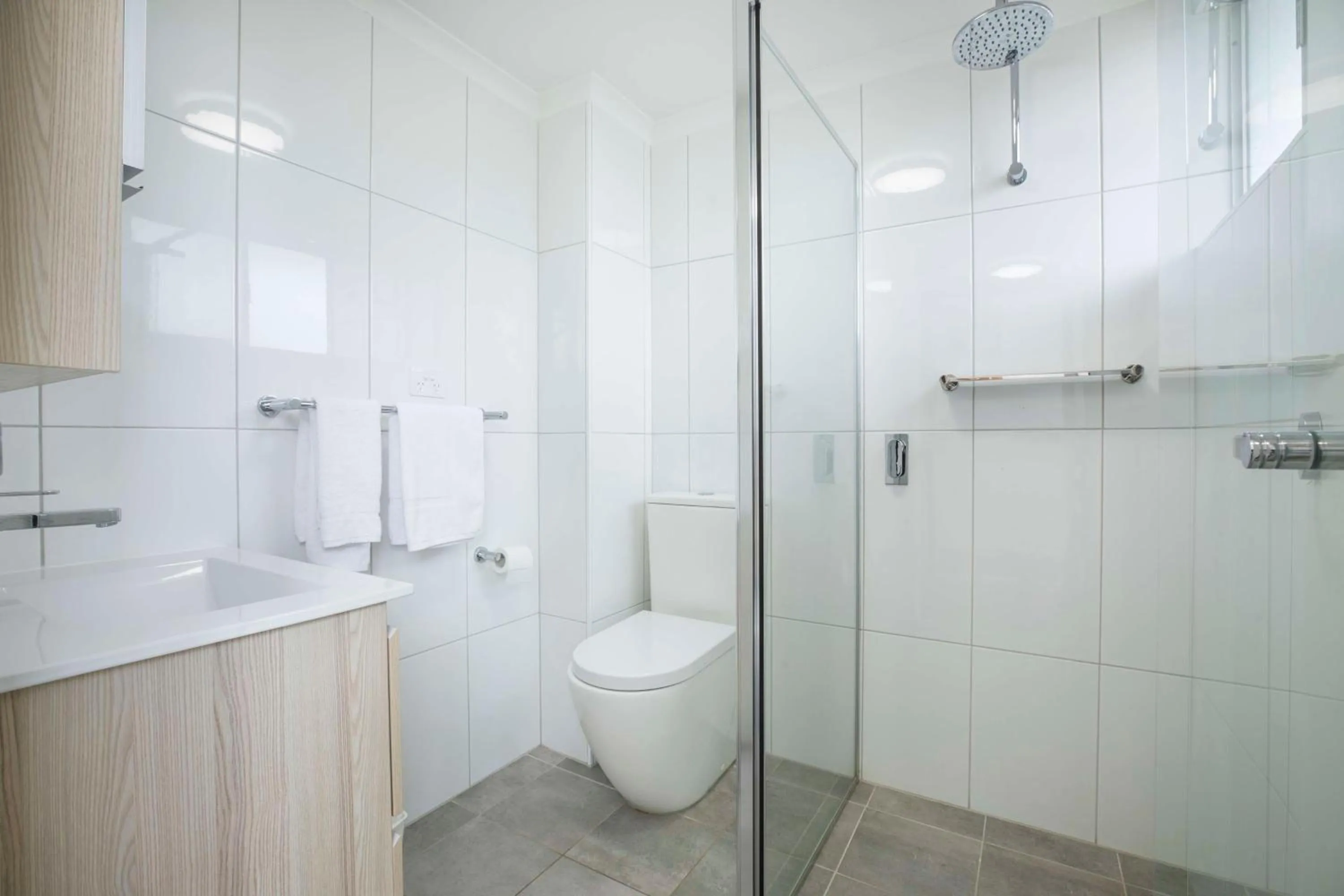 Bathroom in Roxby Downs Motor Inn