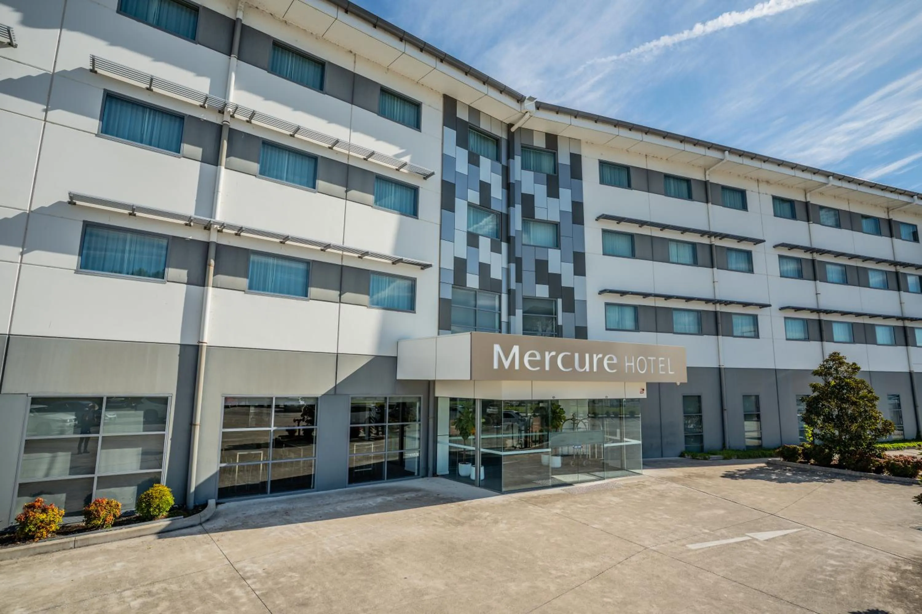 Property building in Mercure Newcastle Airport