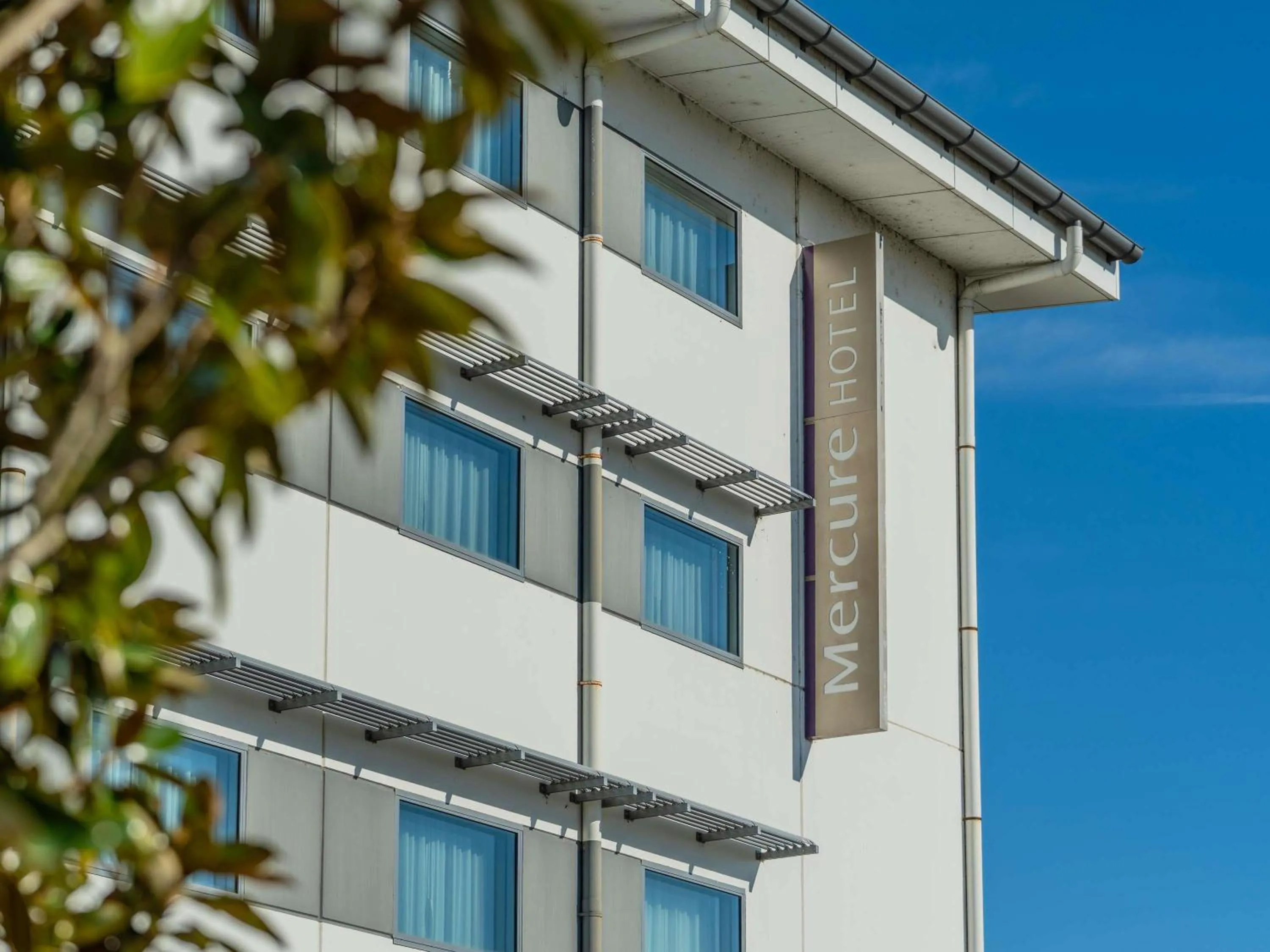 Property building in Mercure Newcastle Airport