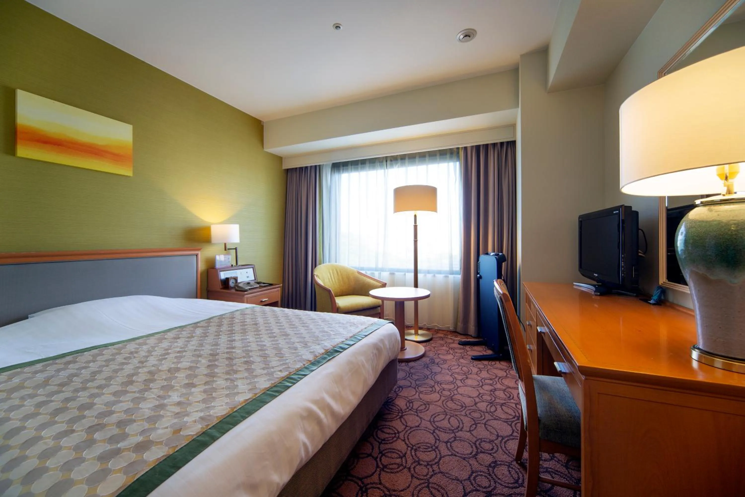 Bed in JR Hotel Clement Tokushima