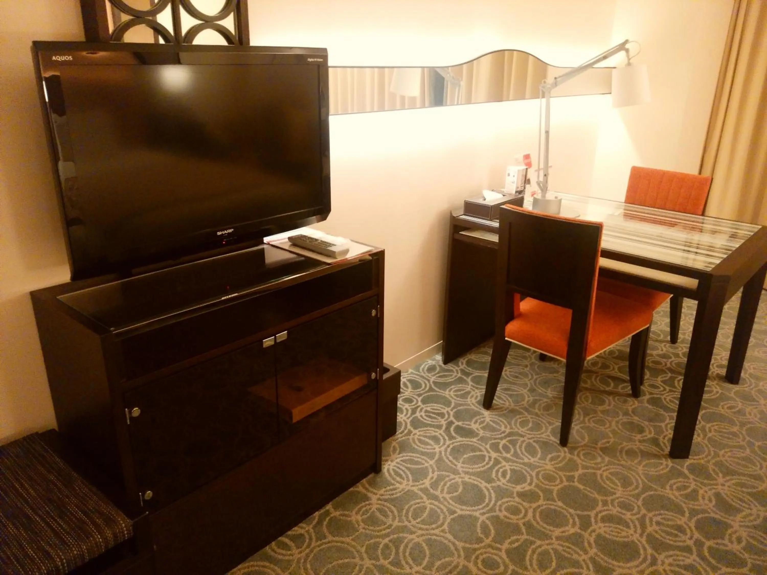 TV and multimedia in JR Hotel Clement Tokushima