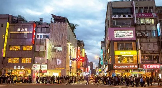 Property building in Daan Park Hotel