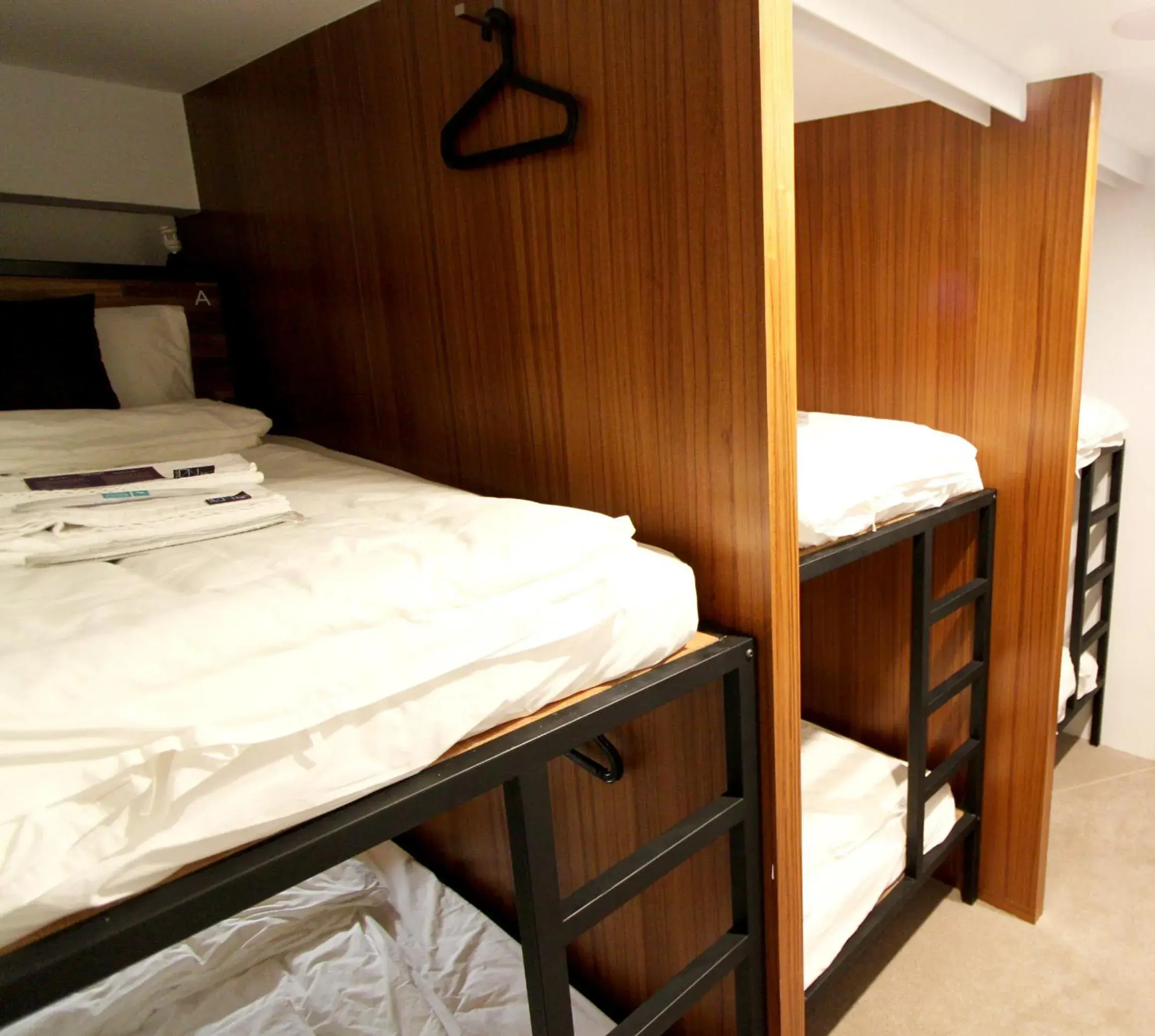 bunk bed, Bed in Daan Park Hotel