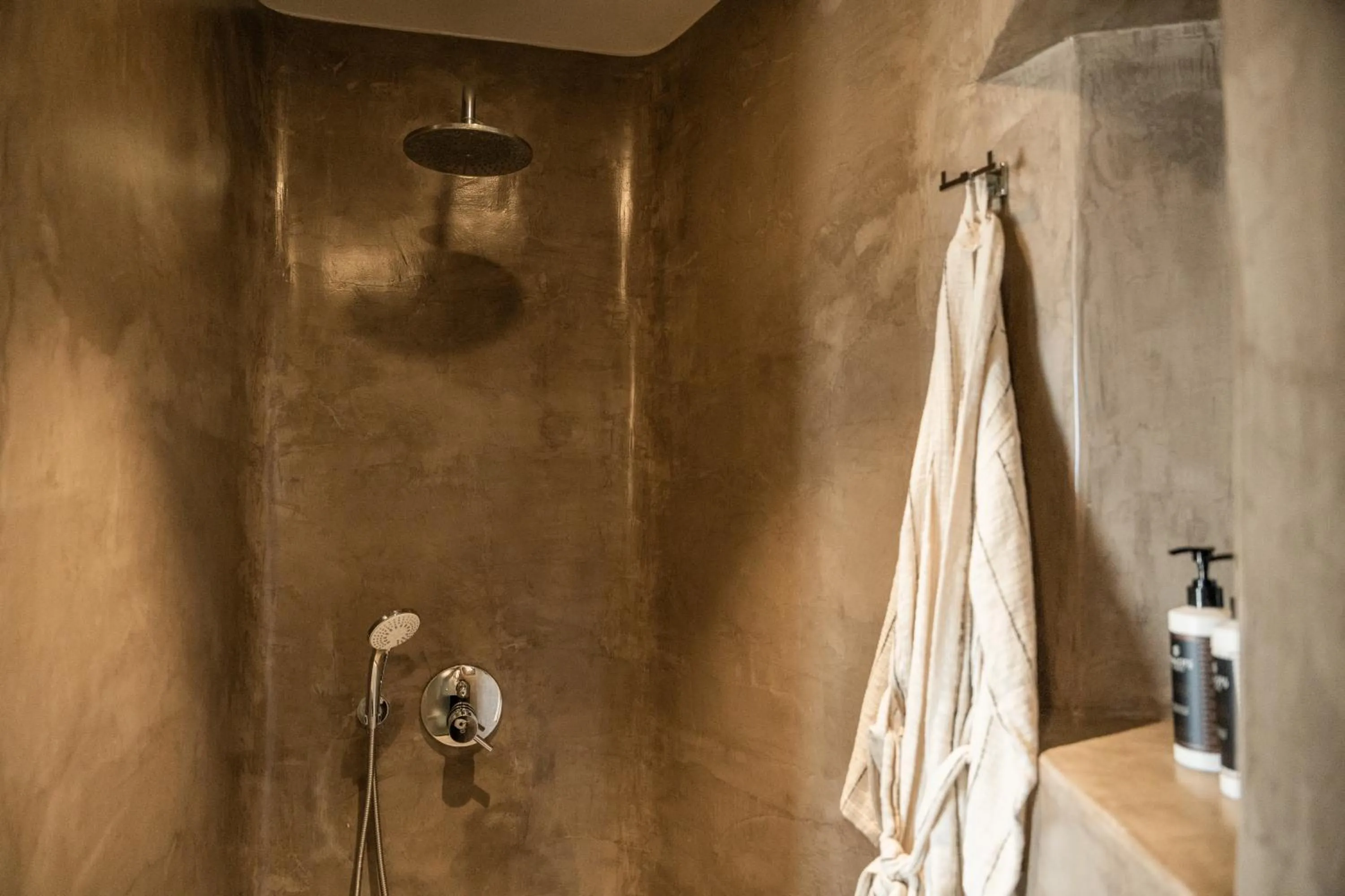 Shower in Black Diamond Suites